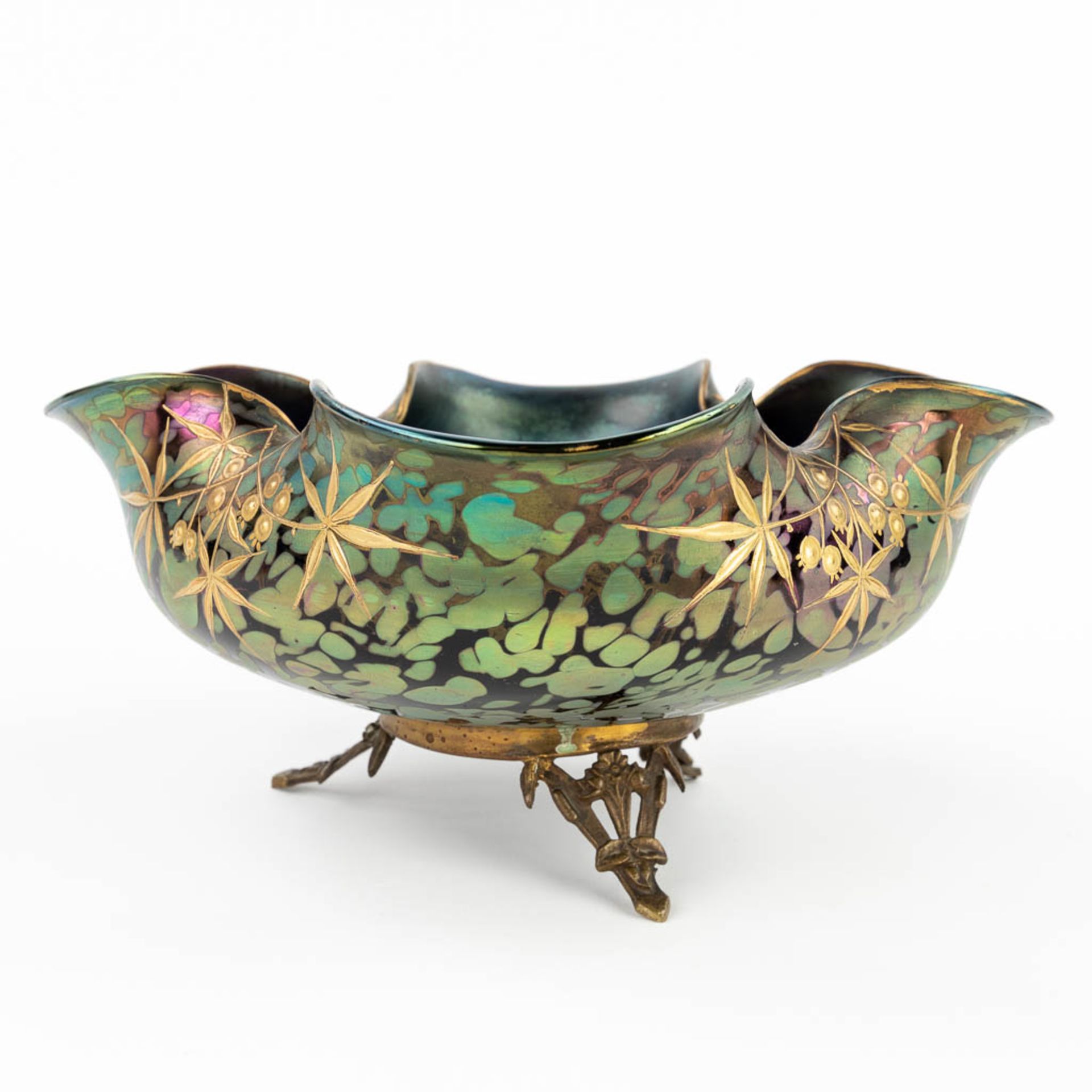 A Pâte-de-Verre glass bowl on a bronze base, Art Nouveau. (H: 12 x D: 26,5 cm) - Image 4 of 11