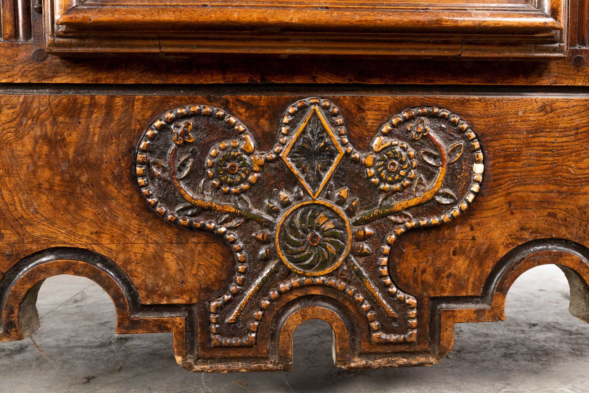 A Buffet, vaisselier, walnut with a standing clock, France, 18th C. (L: 60 x W: 180 x H: 298 cm) - Image 6 of 22