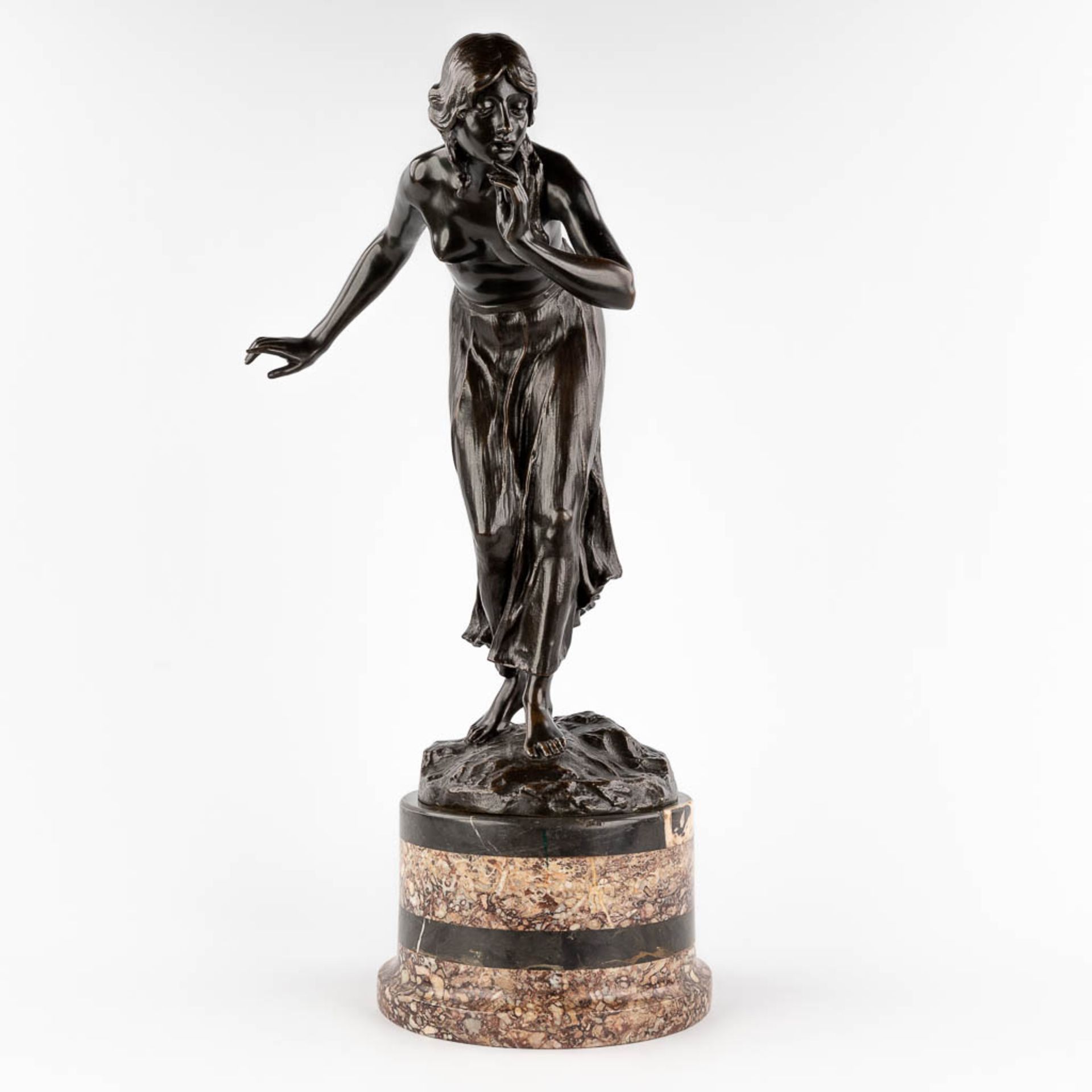 Martin GÉTZE (1865-1928) 'Die Stille' patinated bronze. (W: 12 x H: 44 cm) - Image 3 of 11