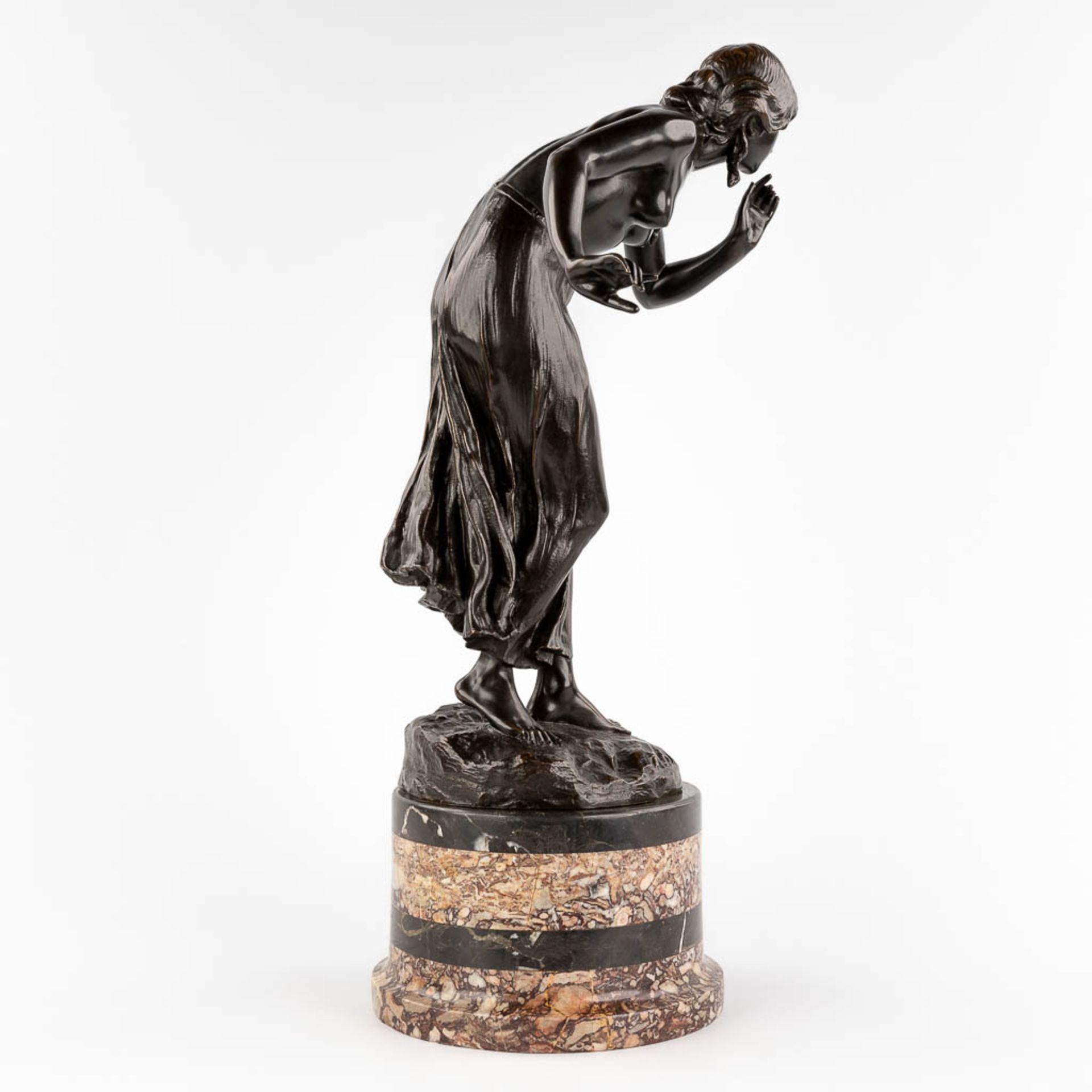 Martin GÉTZE (1865-1928) 'Die Stille' patinated bronze. (W: 12 x H: 44 cm) - Image 7 of 11