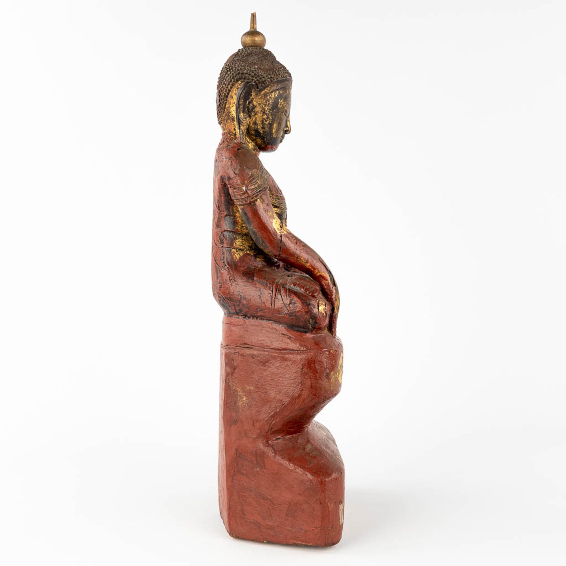 A collection of two wood-sculptured buddha statues, 19th/20th C. (W: 29 x H: 60 cm) - Image 16 of 27
