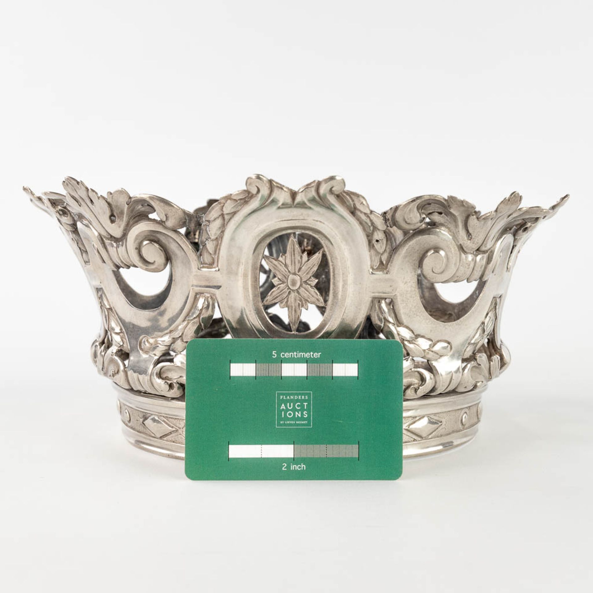 An exceptional crown, silver, Brussels, 1777, 18th C. 592g. (H: 26,5 x D: 11,5 cm) - Image 2 of 21