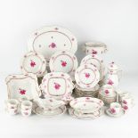 Herend, a 69-piece dinner service with hand-painted decor. (L: 37 x W: 47 x H: 4,5 cm)