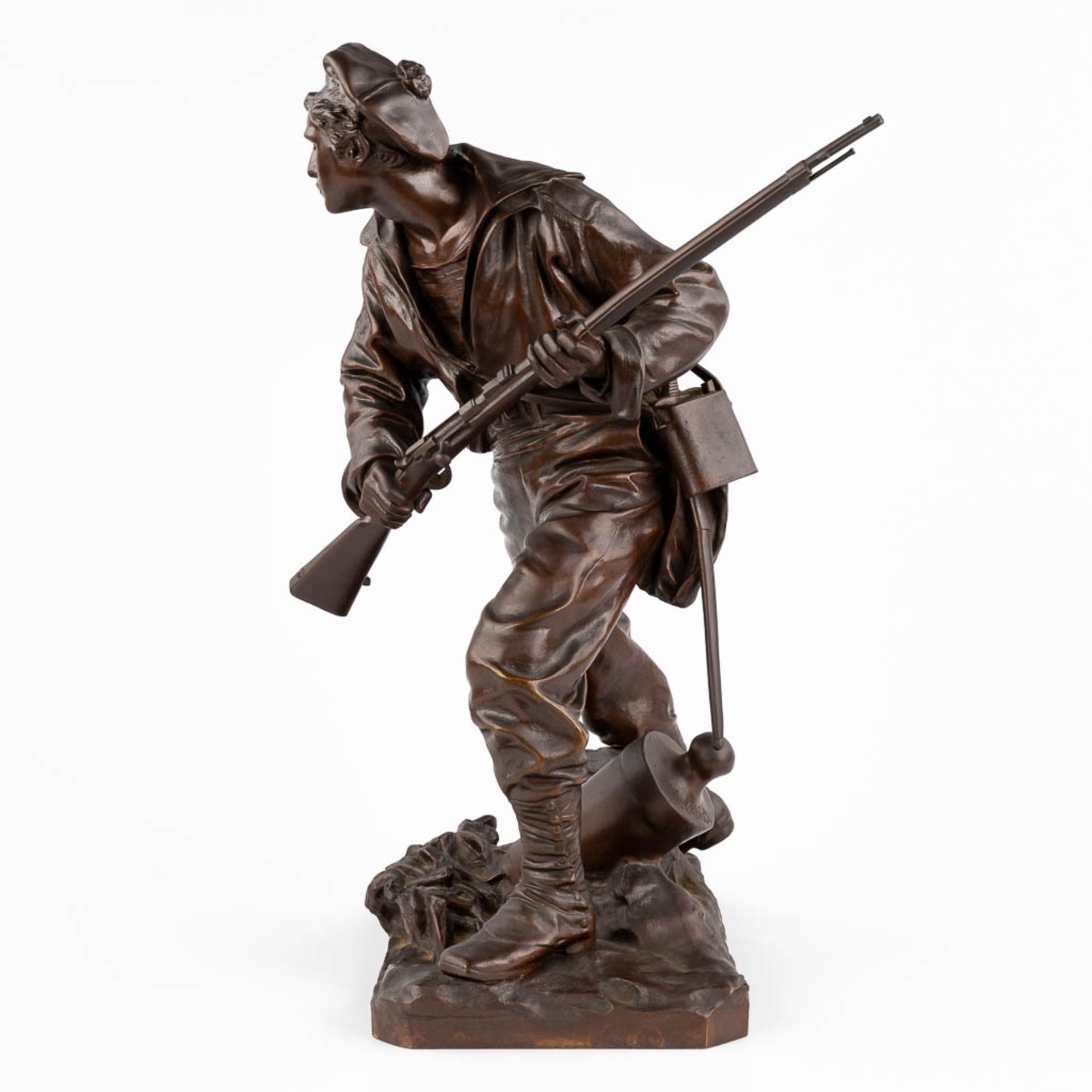 Aristide CROISY (1840-1899) 'Soldier', patinated bronze. 19th C. (L: 22 x W: 30 x H: 49 cm) - Image 6 of 14