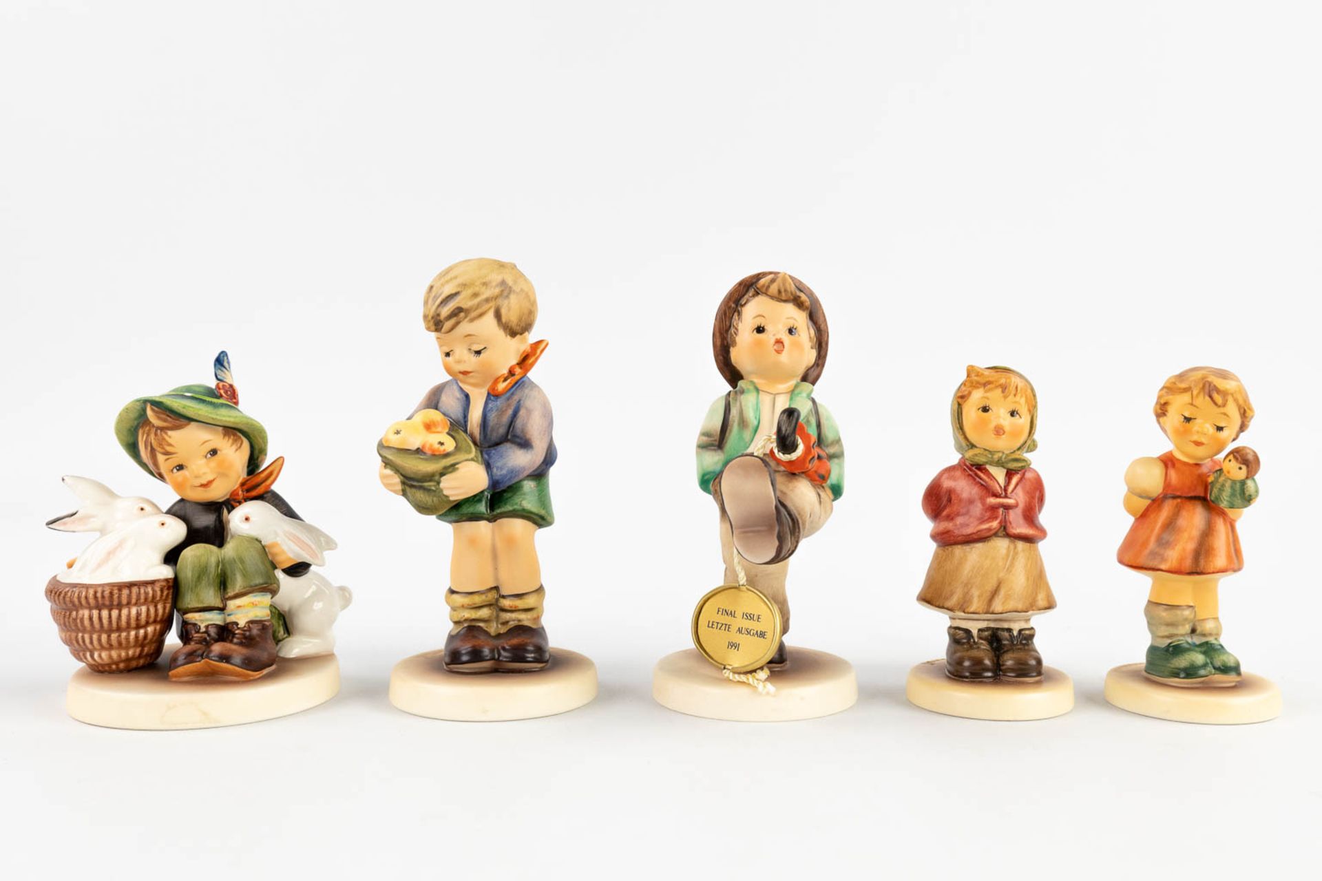 Hummel, a collection of 10 figurines in the original boxes. (H: 13 cm) - Image 18 of 20