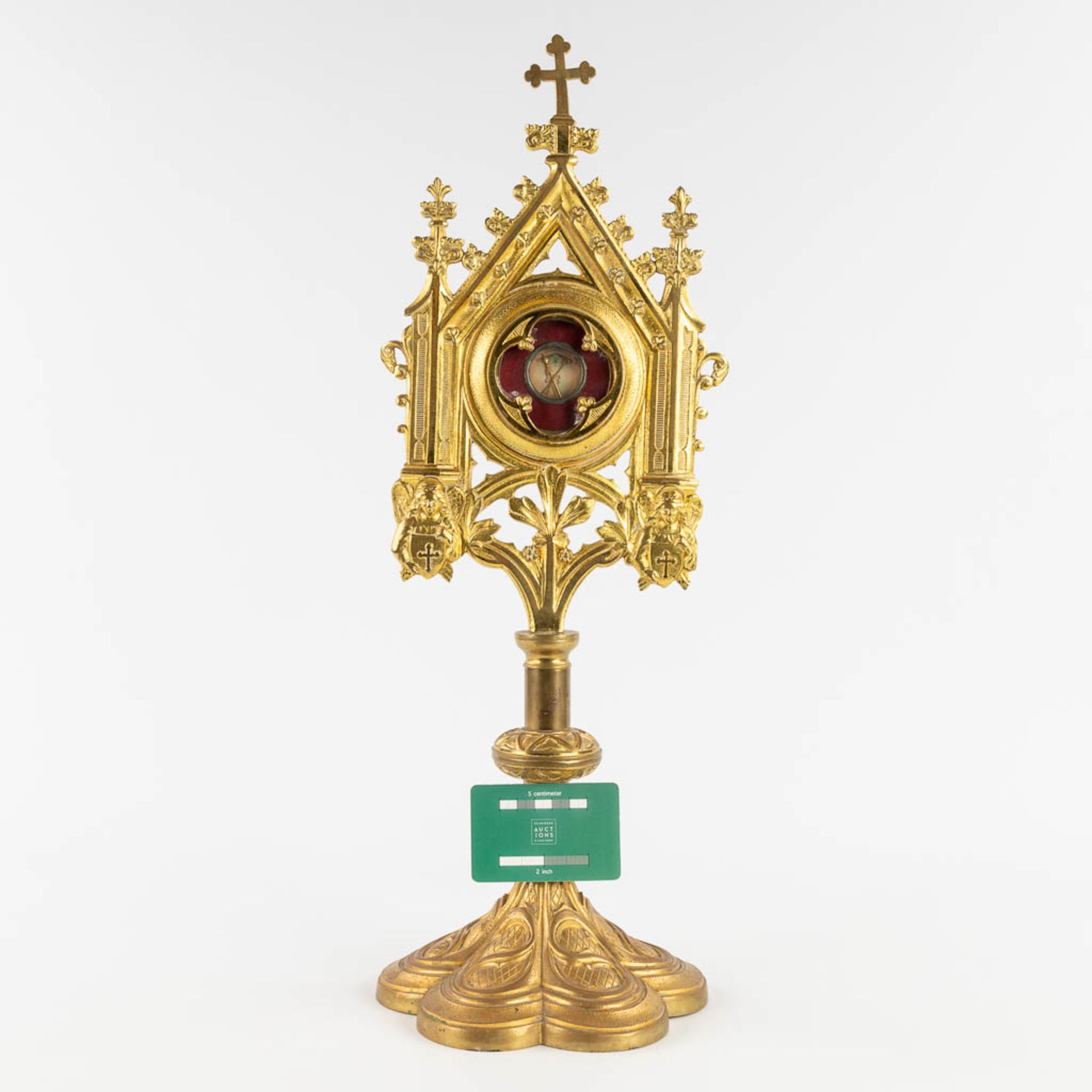 A sealed theca with relic 'De Spongia DNJC' in a bronze monstrance in a gothic revival style. 1858. - Image 2 of 17