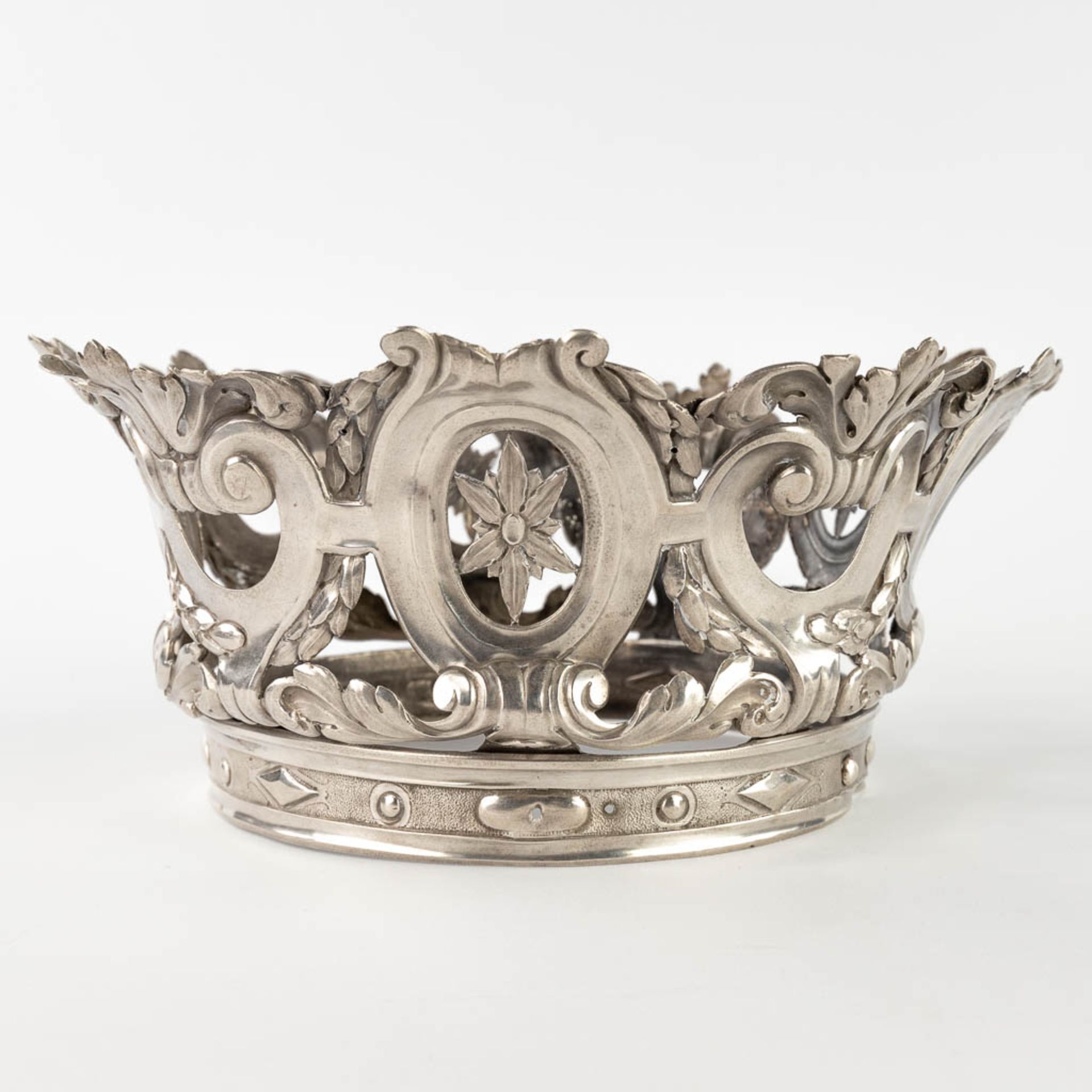 An exceptional crown, silver, Brussels, 1777, 18th C. 592g. (H: 26,5 x D: 11,5 cm) - Image 4 of 21