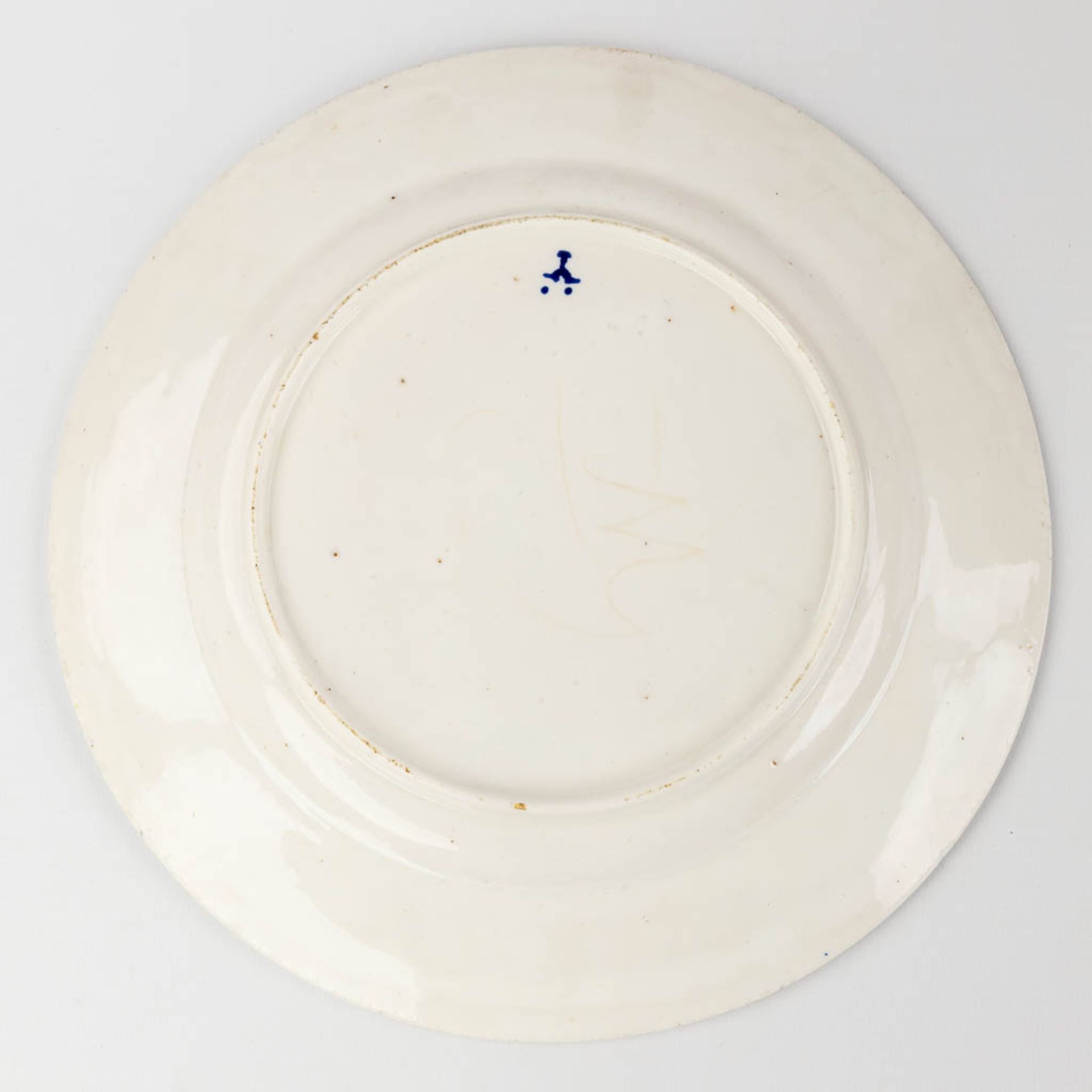 Old Doornik 'Decor ˆ la Mouche' a collection of 37 dinner plates. 18th C. (D: 30 cm) - Image 5 of 13