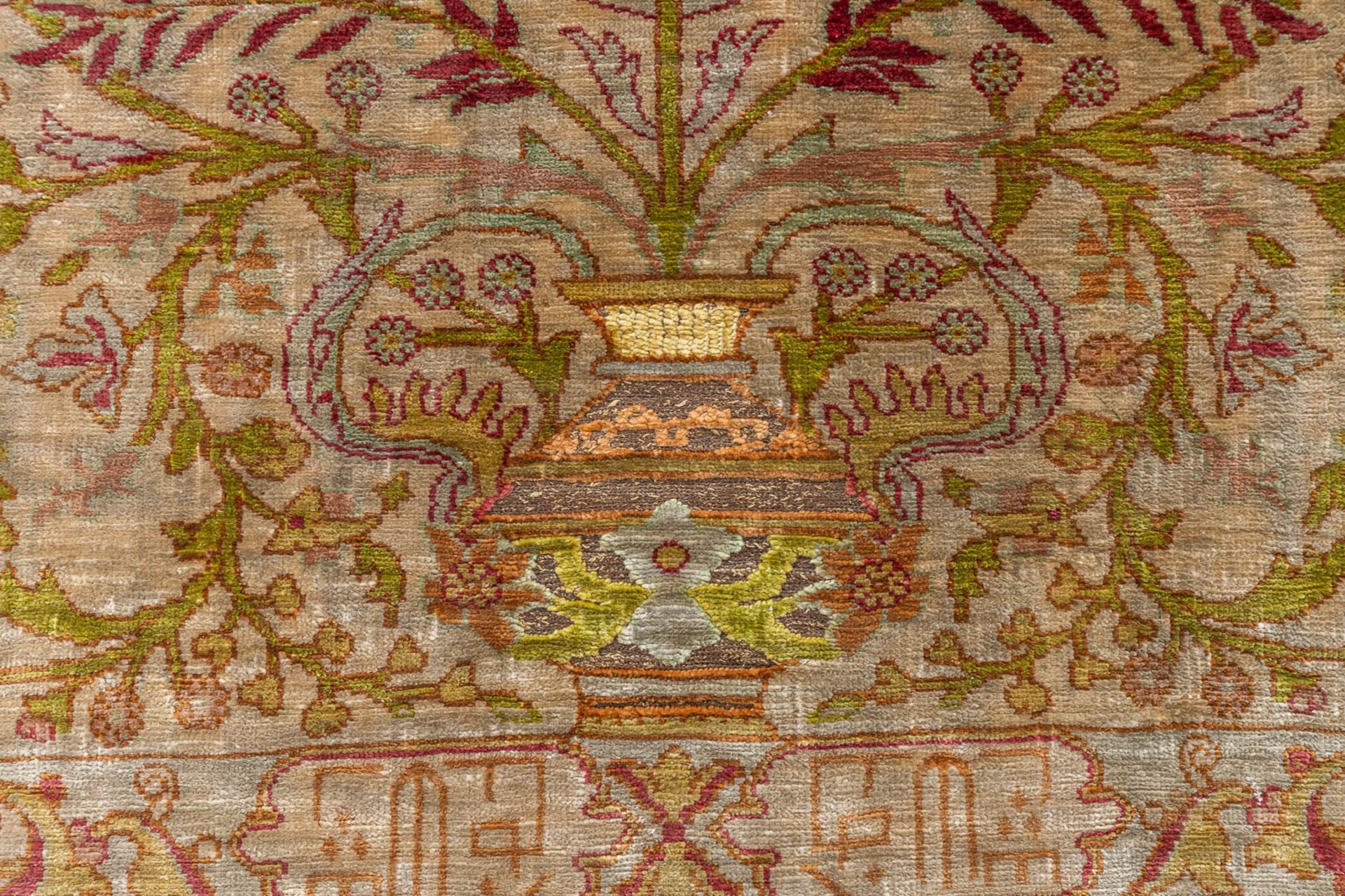 An Oriental hand-made carpet, silk. (L: 92 x W: 62 cm) - Image 7 of 11