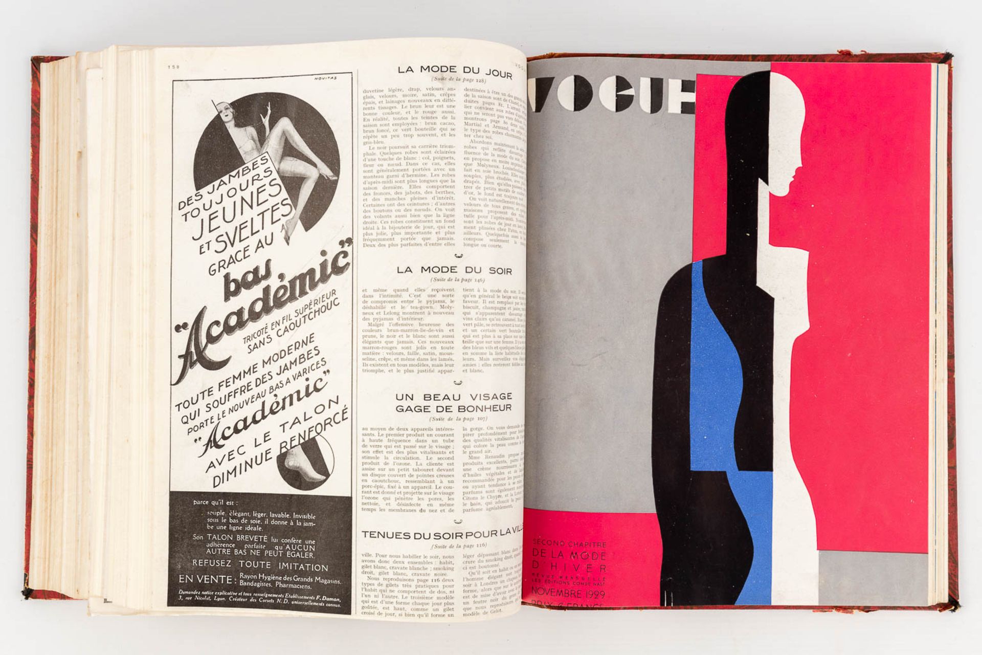 An assembled book with the Vogue magazine, 1929. (L: 5 x W: 25,5 x H: 31,5 cm) - Image 13 of 18