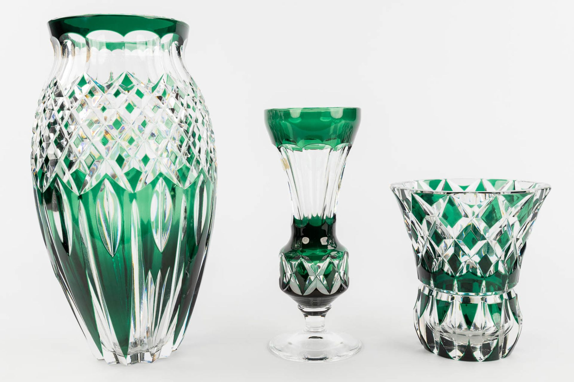 Val Saint Lambert, a collection of 3 vases, green cut crystal. (H: 30 x D: 15 cm) - Image 6 of 13