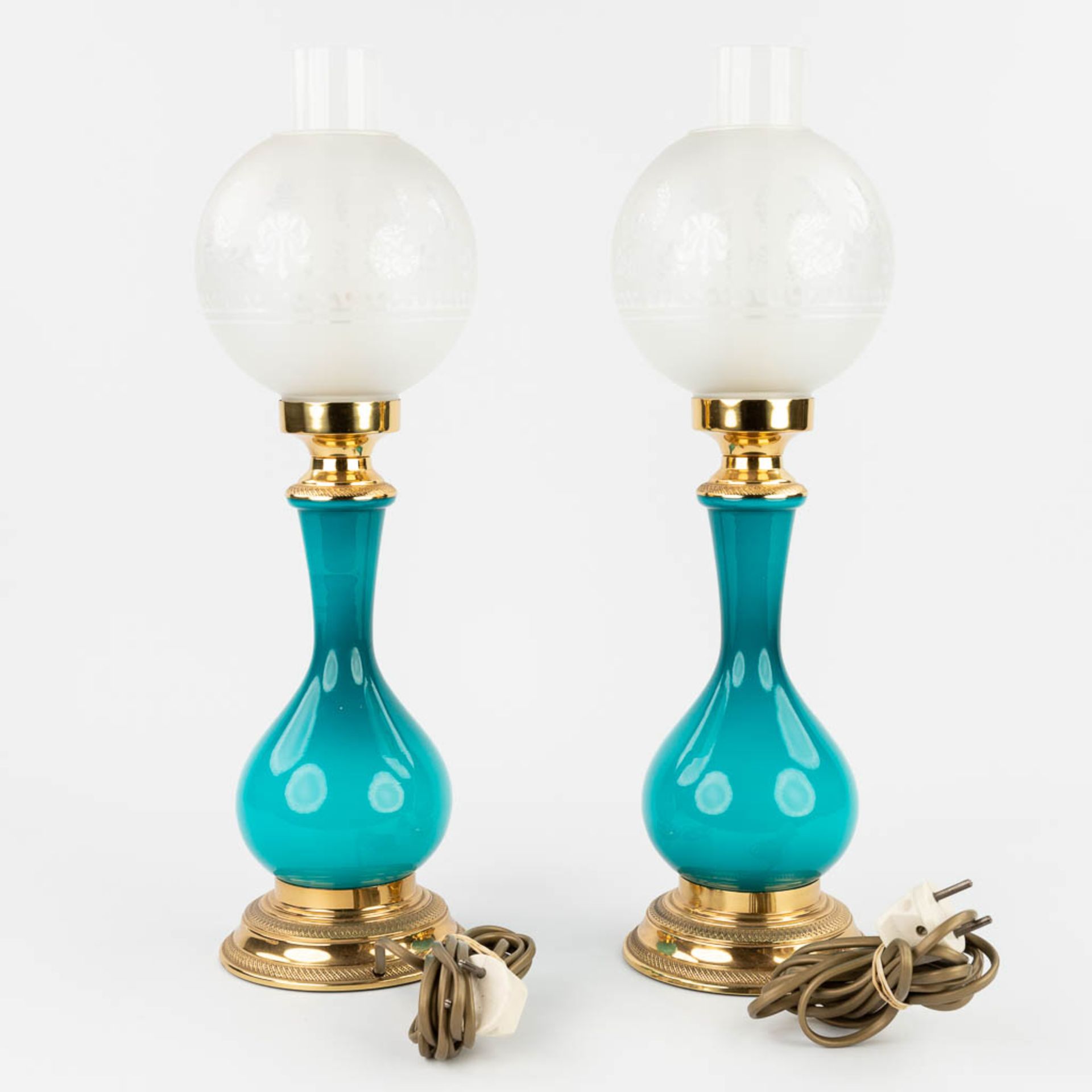 A pair of table lamps, opaline blue glass mounted with bronze. 20th C. (H: 49 x D: 15 cm) - Image 4 of 11