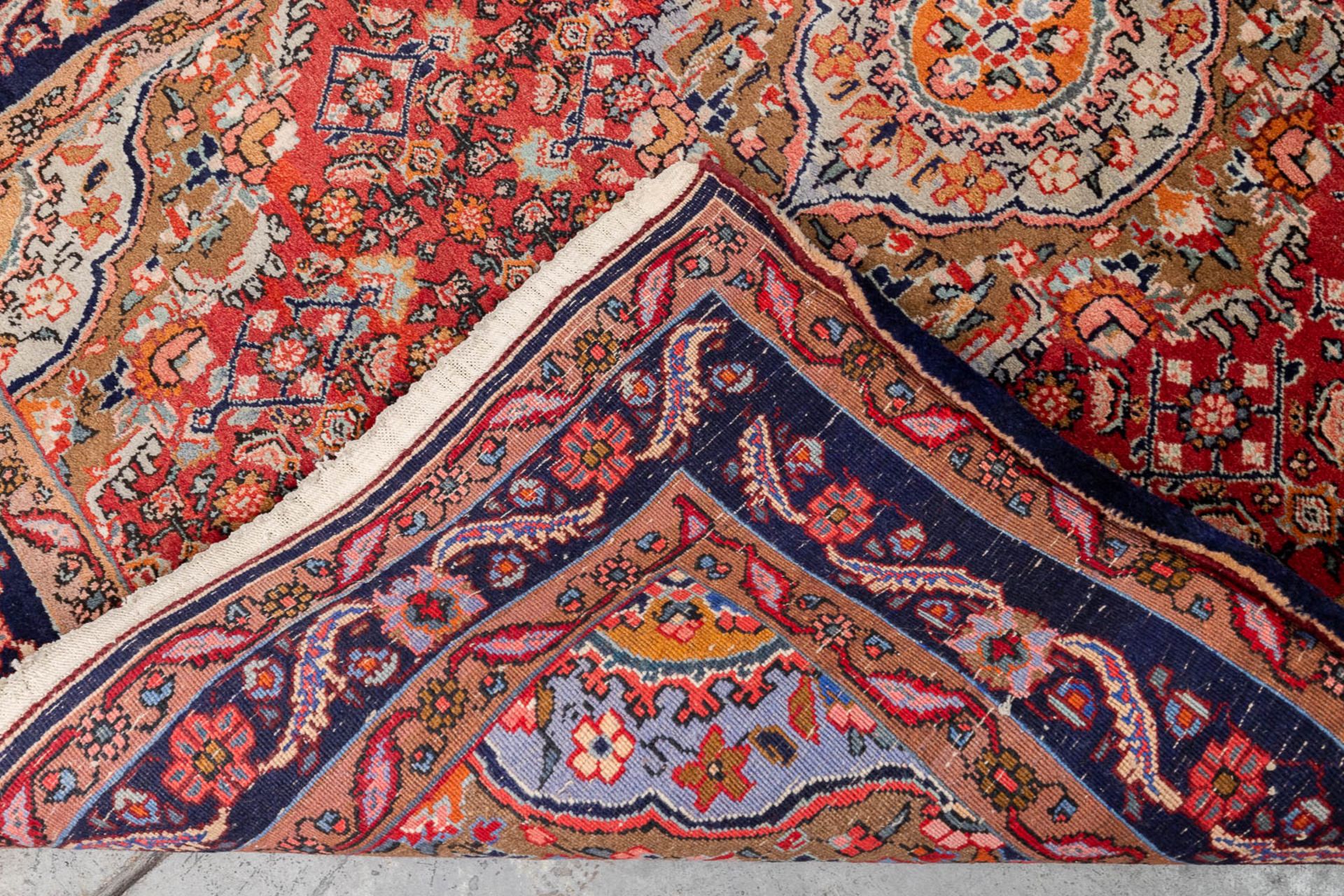 A collection of 3 Oriental hand-made carpets. Kashan and a prayer rug. (L: 180 x W: 119 cm) - Image 10 of 12