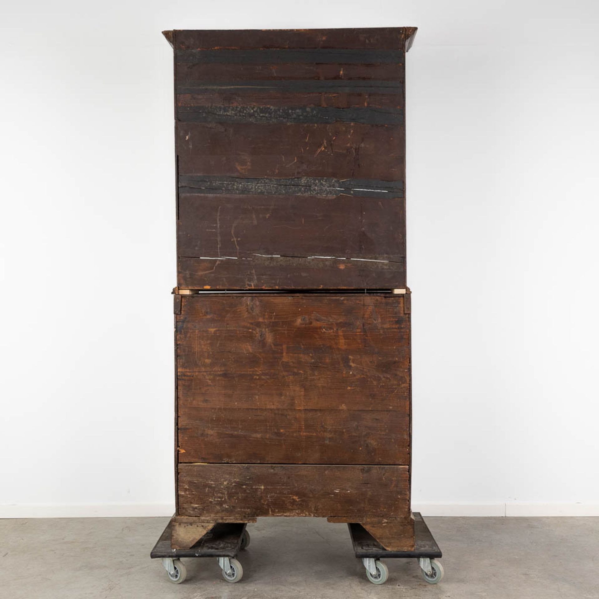 A secretaire with a display cabinet/library, oak, 19th C. (L: 98 x W: 57 x H: 212 cm) - Image 13 of 14