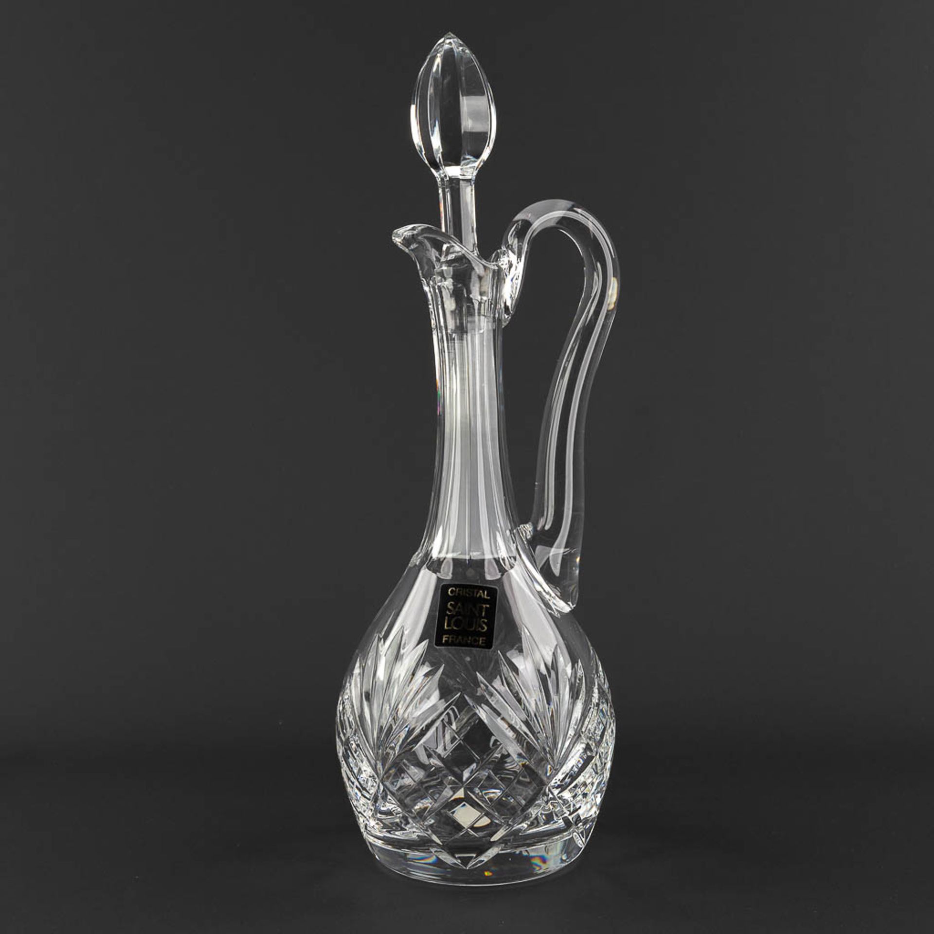 Saint Louis, a carafe. (H: 38 cm)