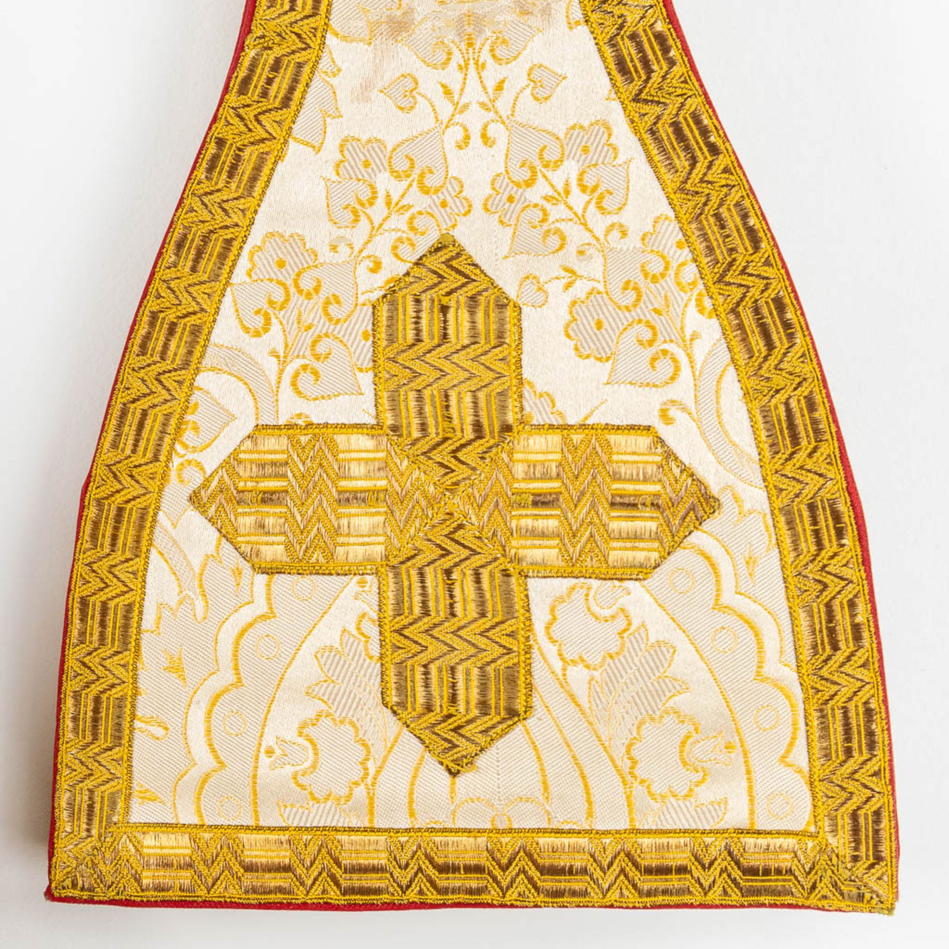 A set of Liturgical fabrics, A humeral Veil, Stola, and Bursa. Circa 1900. - Image 8 of 9