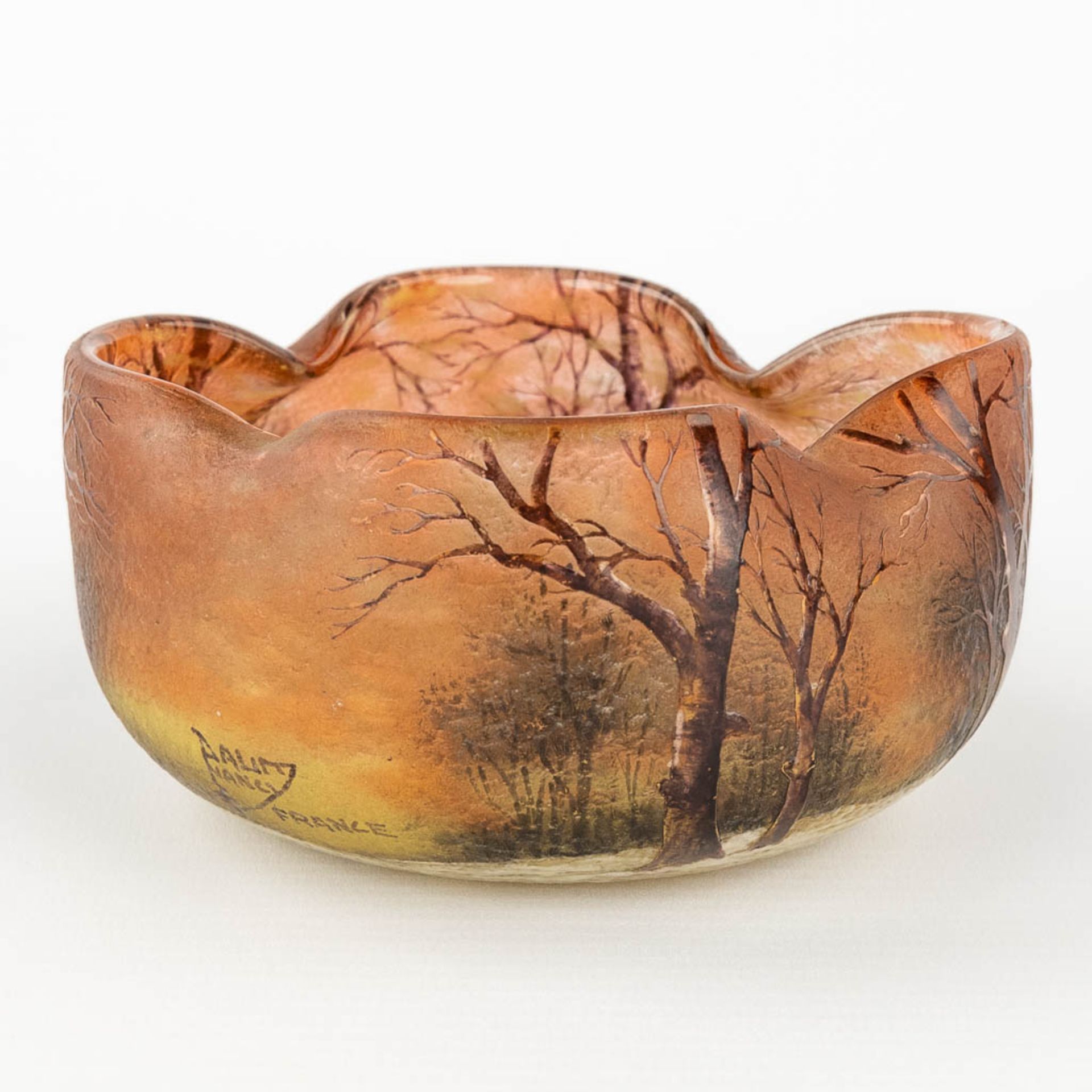 Daum Nancy, France. An antique trinket bowl, Pâte-de-verre glass with a winter landscape. Circa 1920 - Image 9 of 13