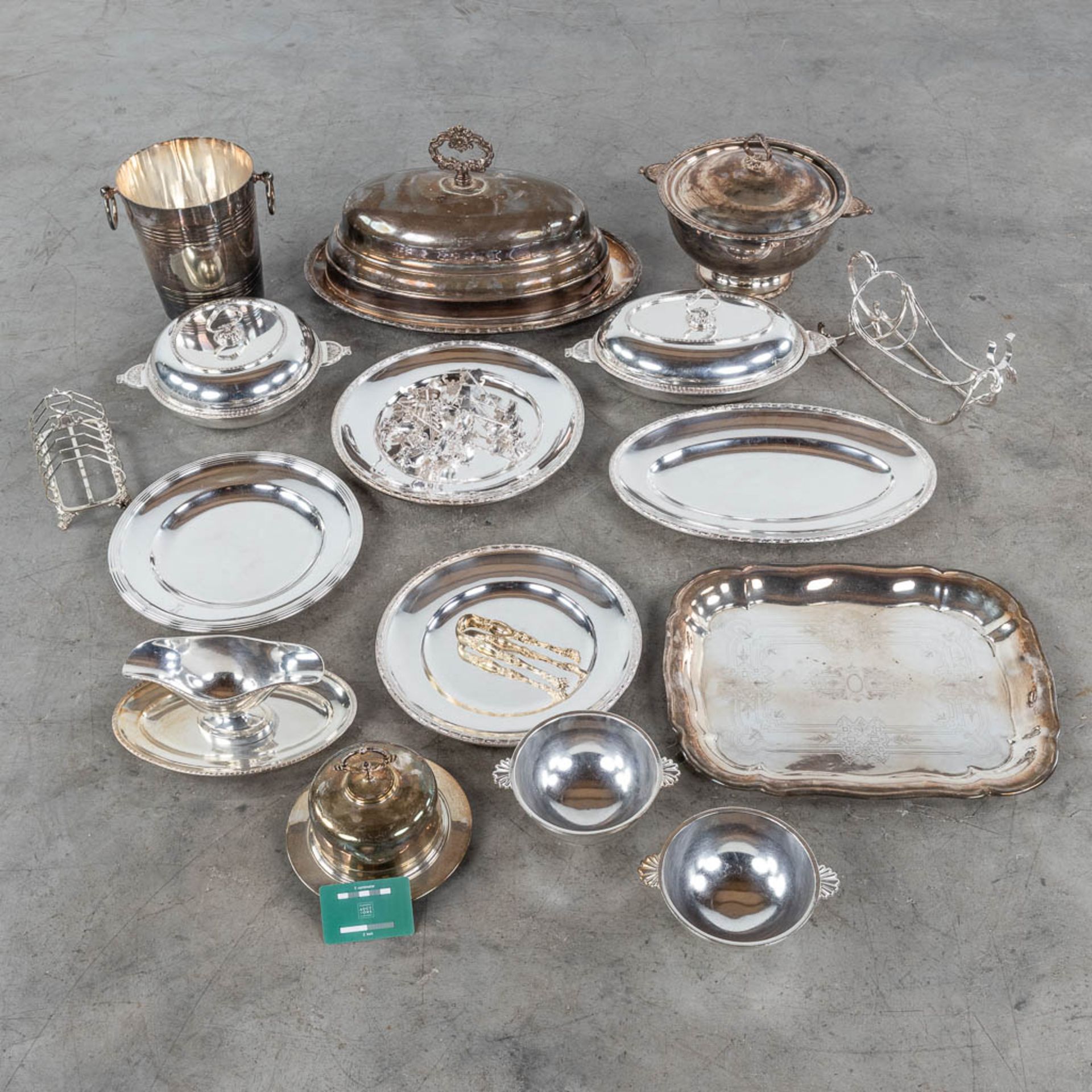 A large collection of table accessories and serving ware, silver-plated metal. (L: 32 x W: 48 cm) - Image 2 of 10