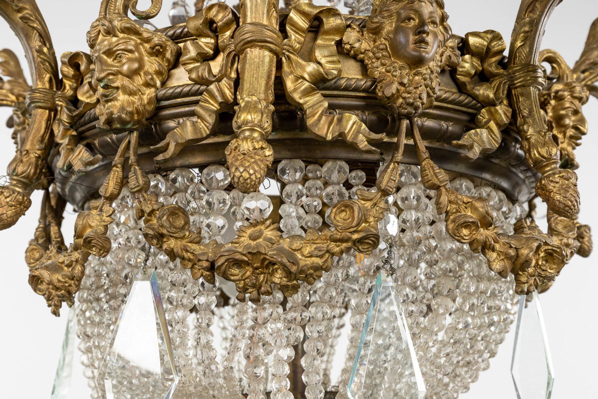 A large chandelier 'Sac ˆ Perles', bronze and glass. Circa 1900. (H: 100 x D: 100 cm) - Image 10 of 15