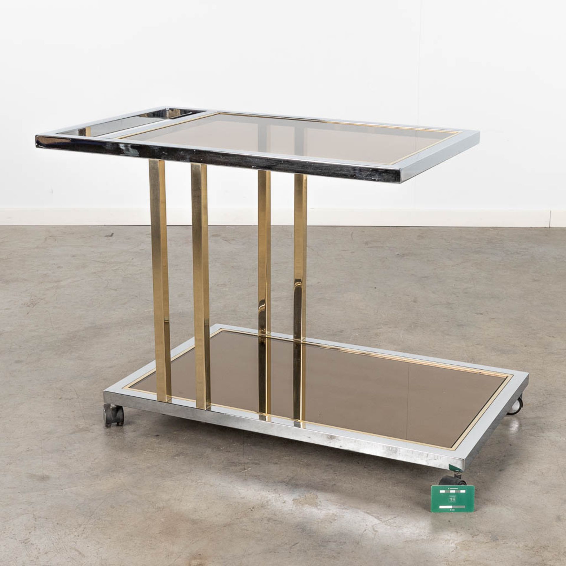 Belgo Chrome, a chromed and gold-plated bar cart. Circa 1980. (L: 53 x W: 100 x H: 67 cm) - Image 2 of 10