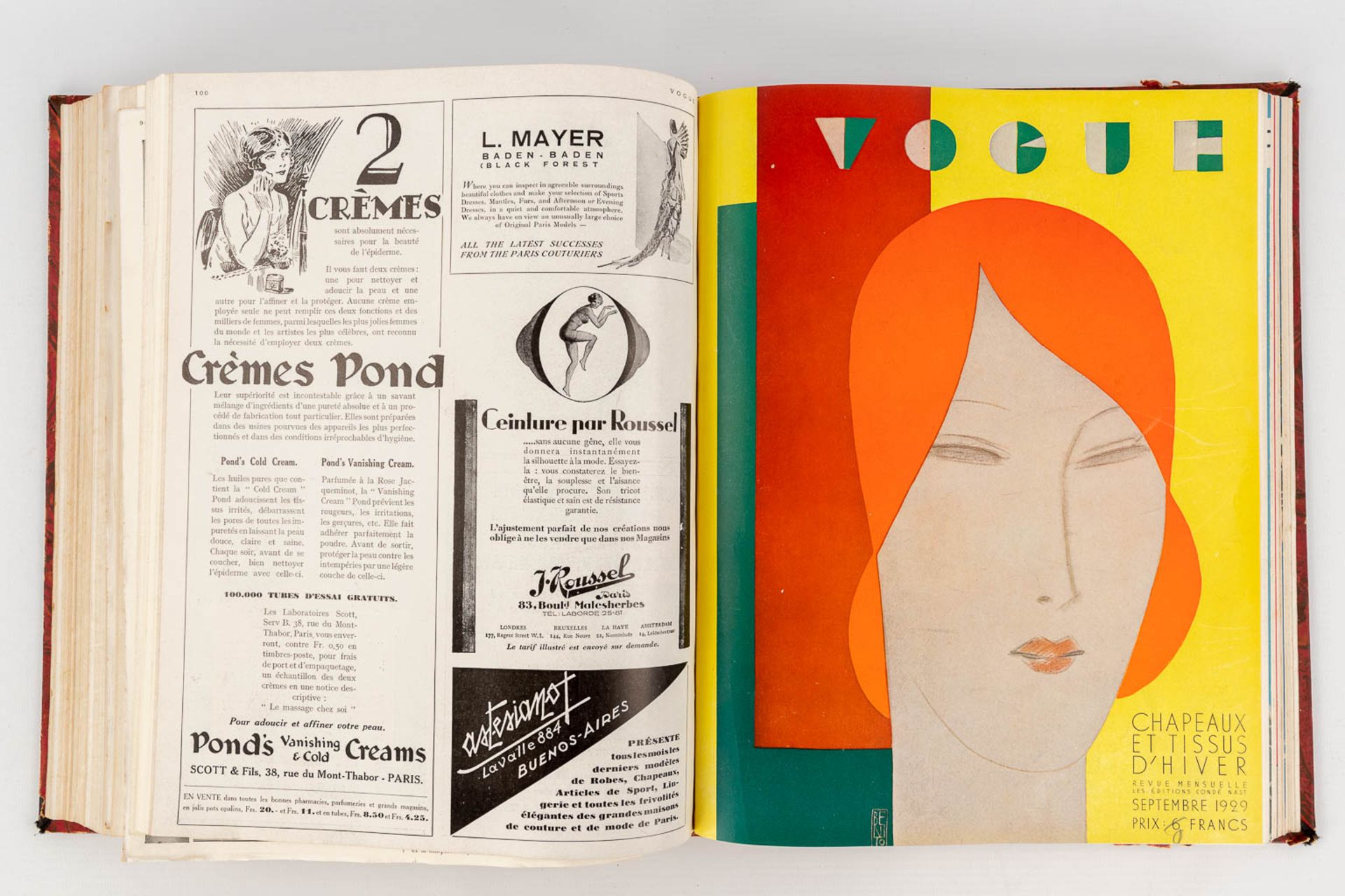 An assembled book with the Vogue magazine, 1929. (L: 5 x W: 25,5 x H: 31,5 cm) - Image 11 of 18