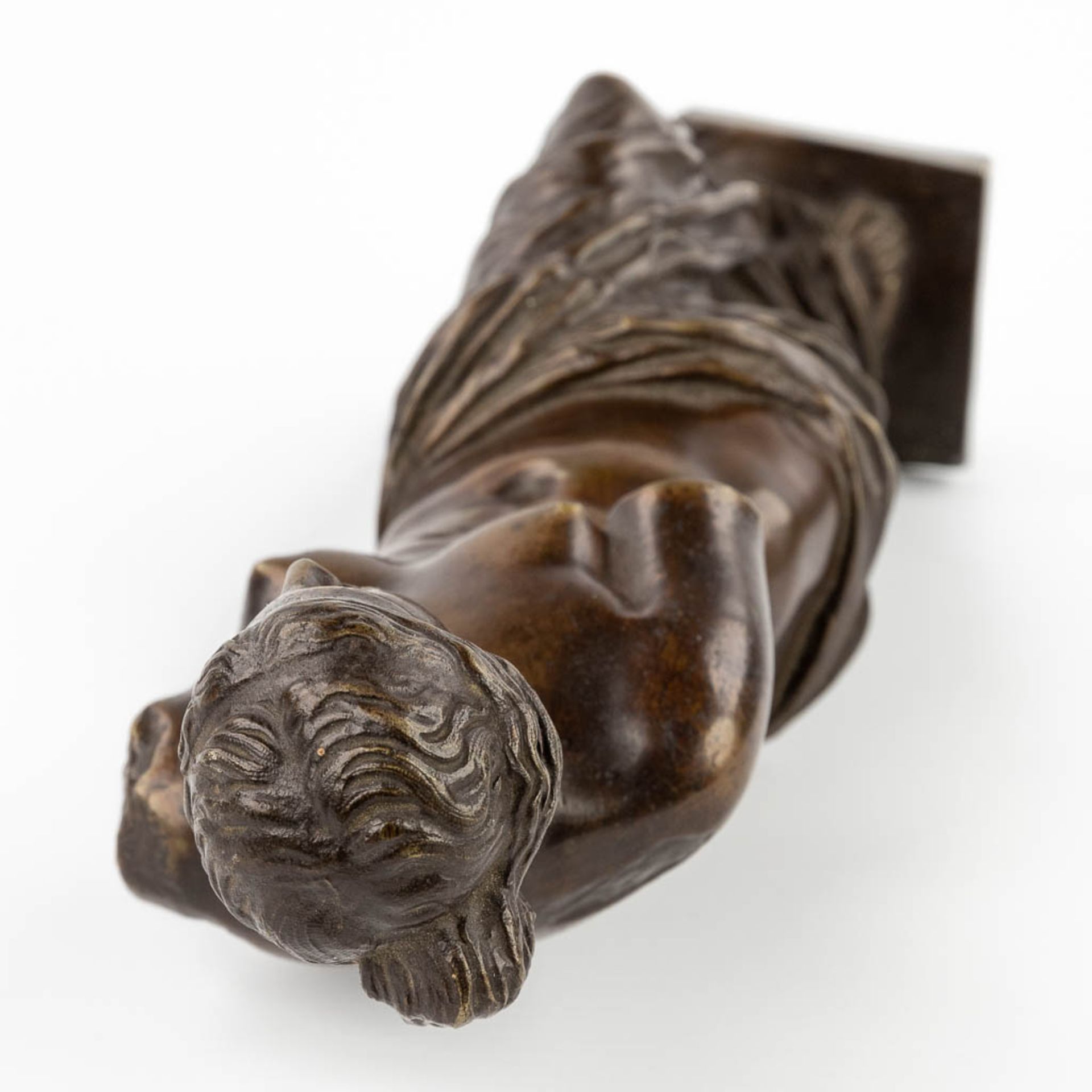 'Venus of Milo' a figurine, patinated bronze. (L: 13 x W: 13 x H: 43 cm) - Image 11 of 11