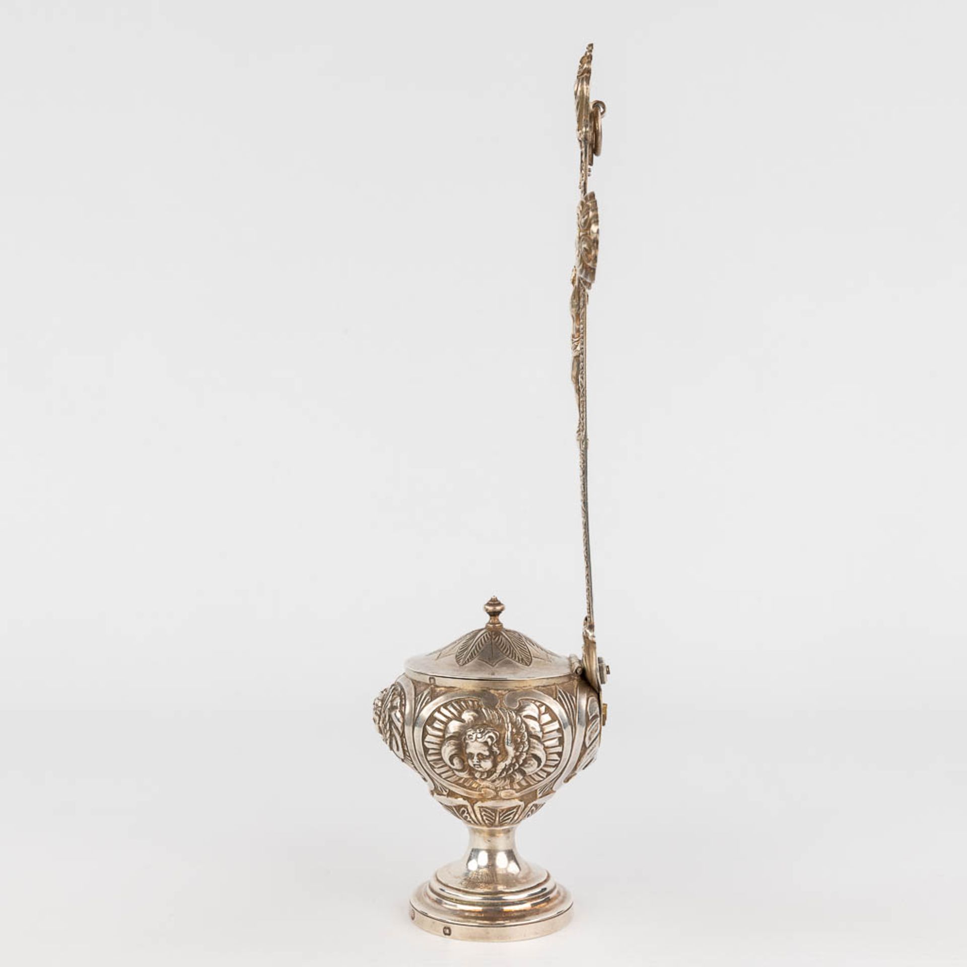 A crucifix made of silver, France, 19th C. 236g. Alexis Renaud. (W: 12 x H: 25 cm) - Image 6 of 16