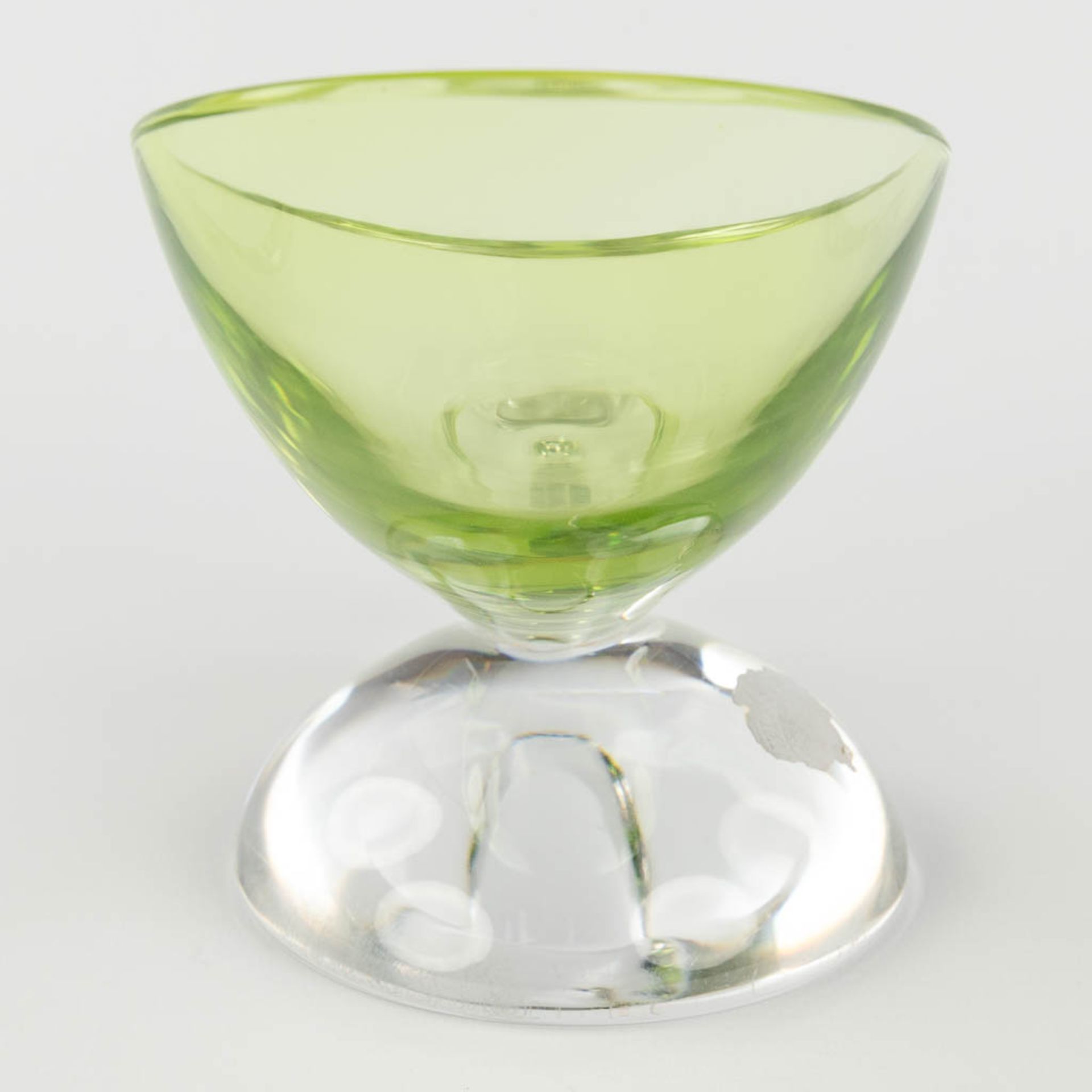 Val Saint Lambert, a bowl on a base, added a bowl in blue glass. (L: 10 x W: 21 x H: 15 cm) - Image 10 of 16