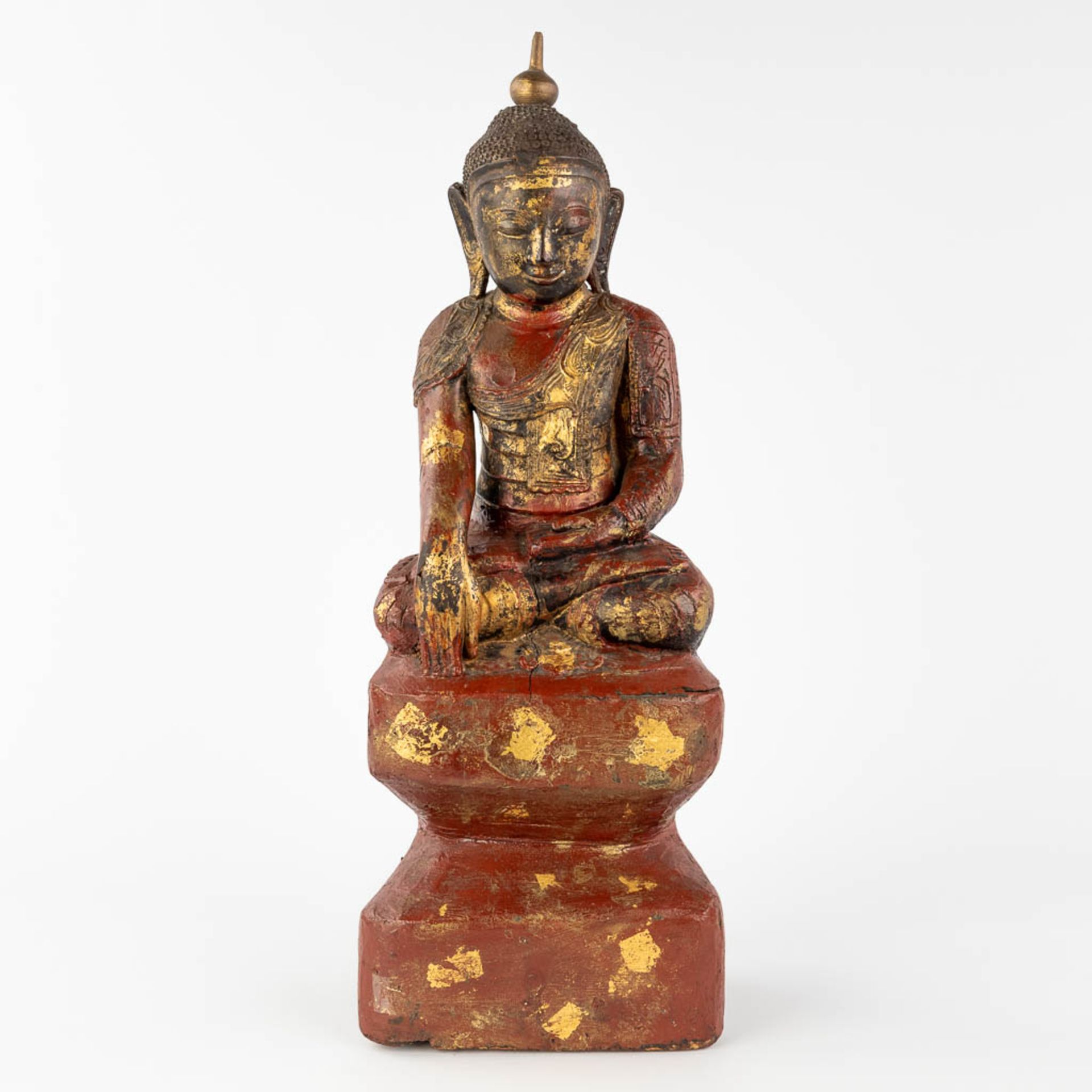 A collection of two wood-sculptured buddha statues, 19th/20th C. (W: 29 x H: 60 cm) - Image 14 of 27