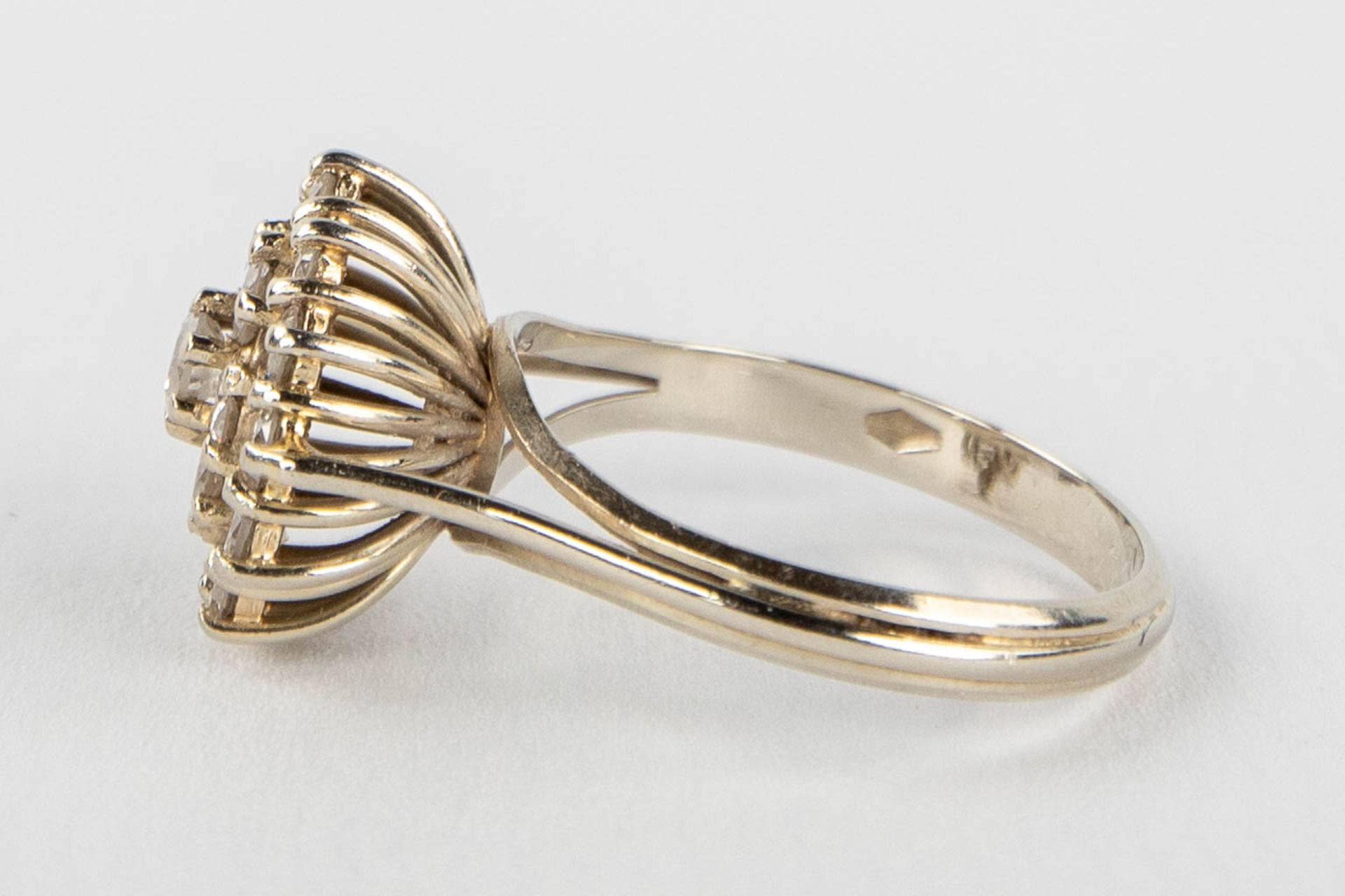 A ring mounted with 19 brilliants, 18 karat white gold. 3,97g. size: 55 - Image 8 of 14