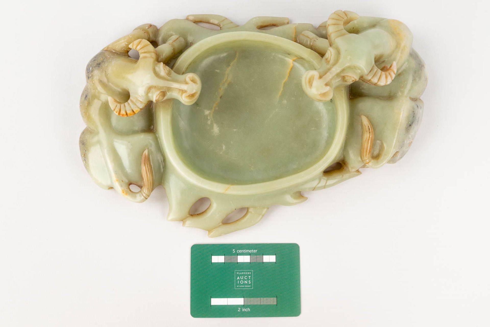 A Chinese brush washer, decorated with water buffalo, sculptured jade. (L: 18 x W: 28 x H: 8 cm) - Image 2 of 10