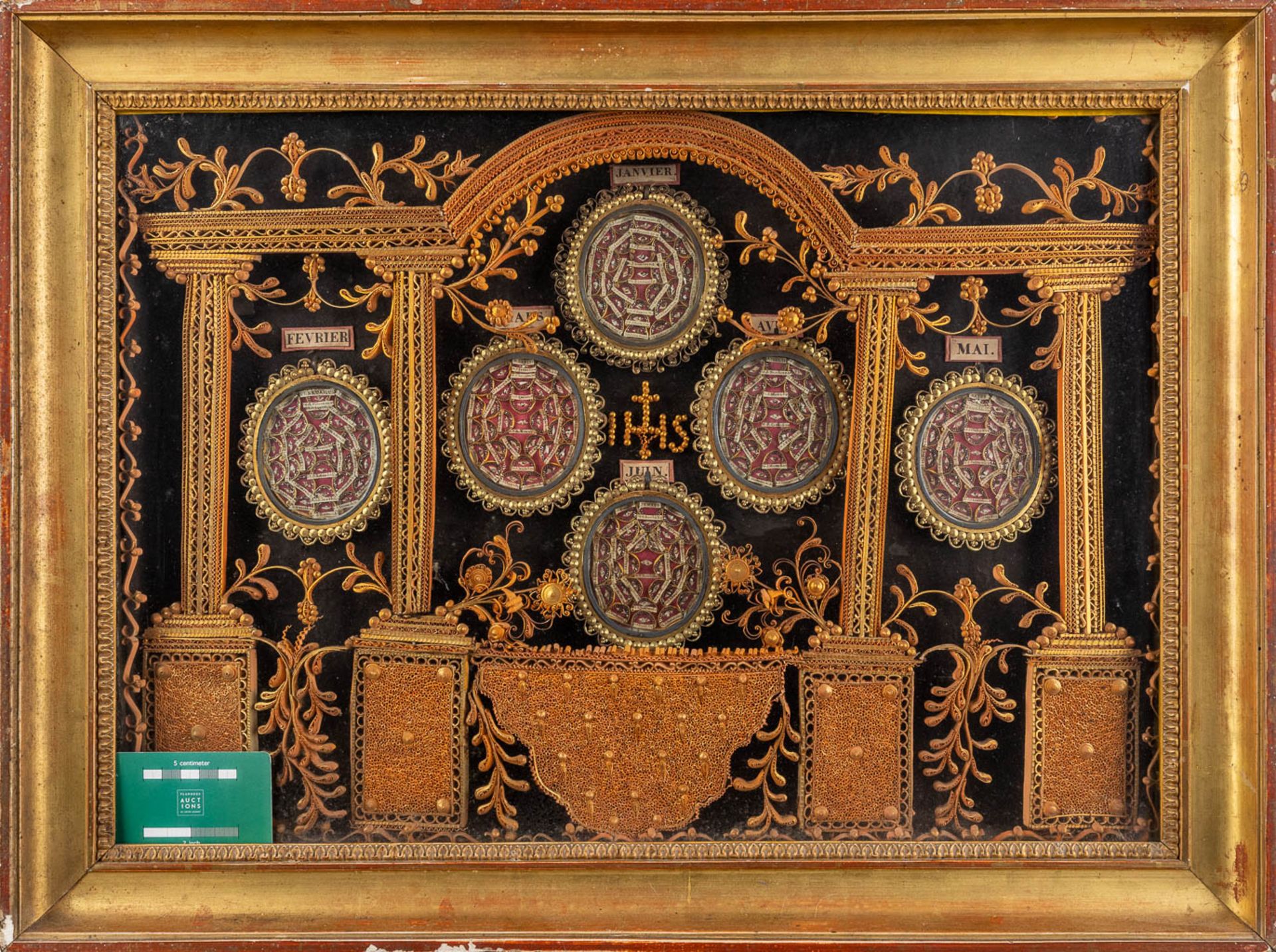 A pair of reliquary frames 'The year calendar' with 365 relics for each day of the year. 19th C. (W: - Image 2 of 11