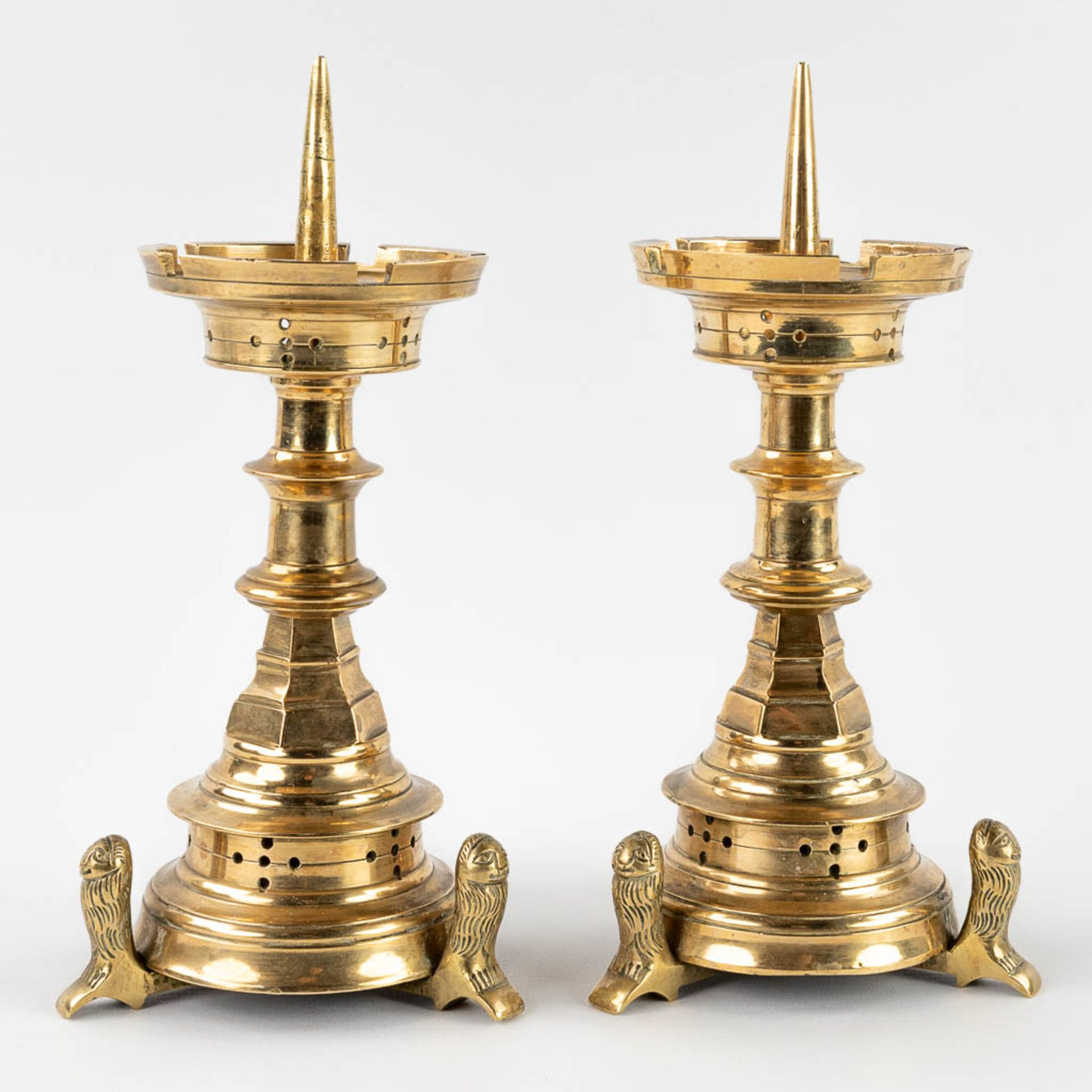 A pair of church candlesticks, bronze standing on lion's. 19th C. (H: 25 x D: 12 cm) - Image 6 of 10