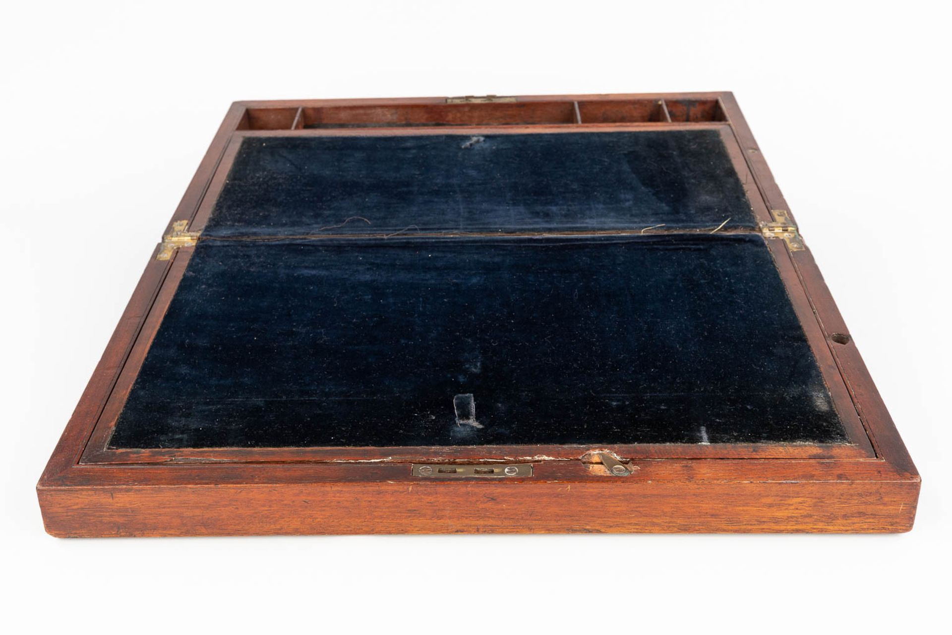 An antique English 'Slope Desk', 19th C. (L: 24,5 x W: 45 x H: 16 cm) - Image 5 of 18