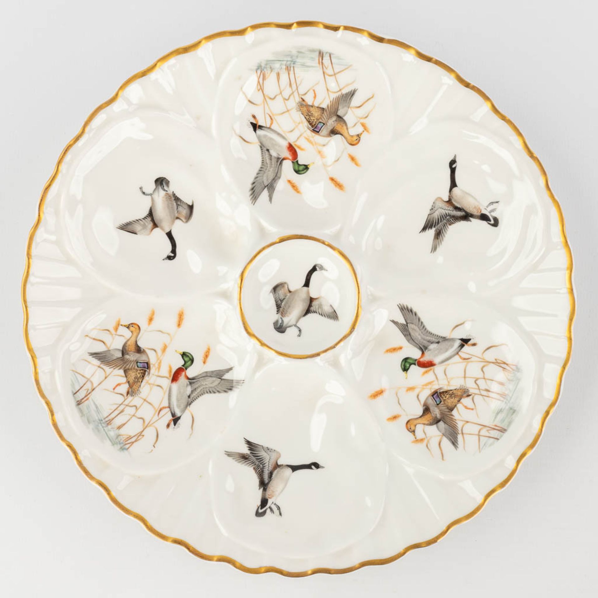 Porcelaine De Paris, France, a collection of 12 oyster plates decorated with birds. 20th C. (D: 23 c - Image 8 of 14
