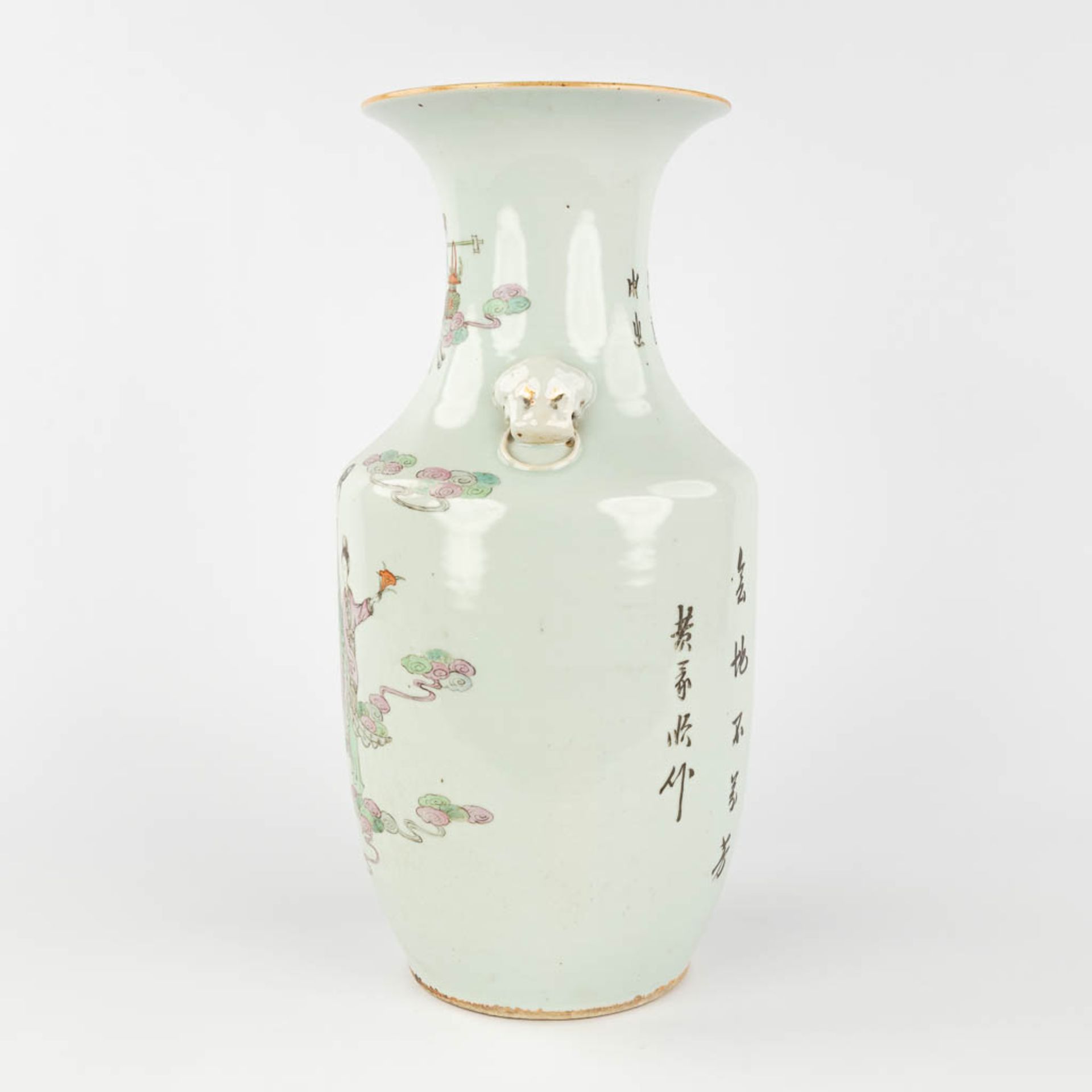 A Chinese vase, decorated with ladies. 19th/20th C. (H: 42 x D: 21 cm) - Bild 6 aus 13