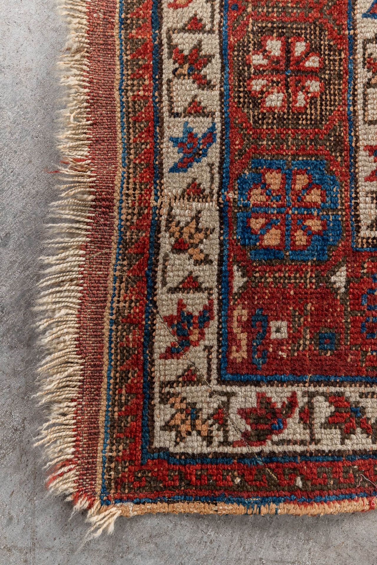 A collection of 2 Oriental hand-made carpets. Probably Caucasian. (L: 277 x W: 115 cm) - Image 11 of 12