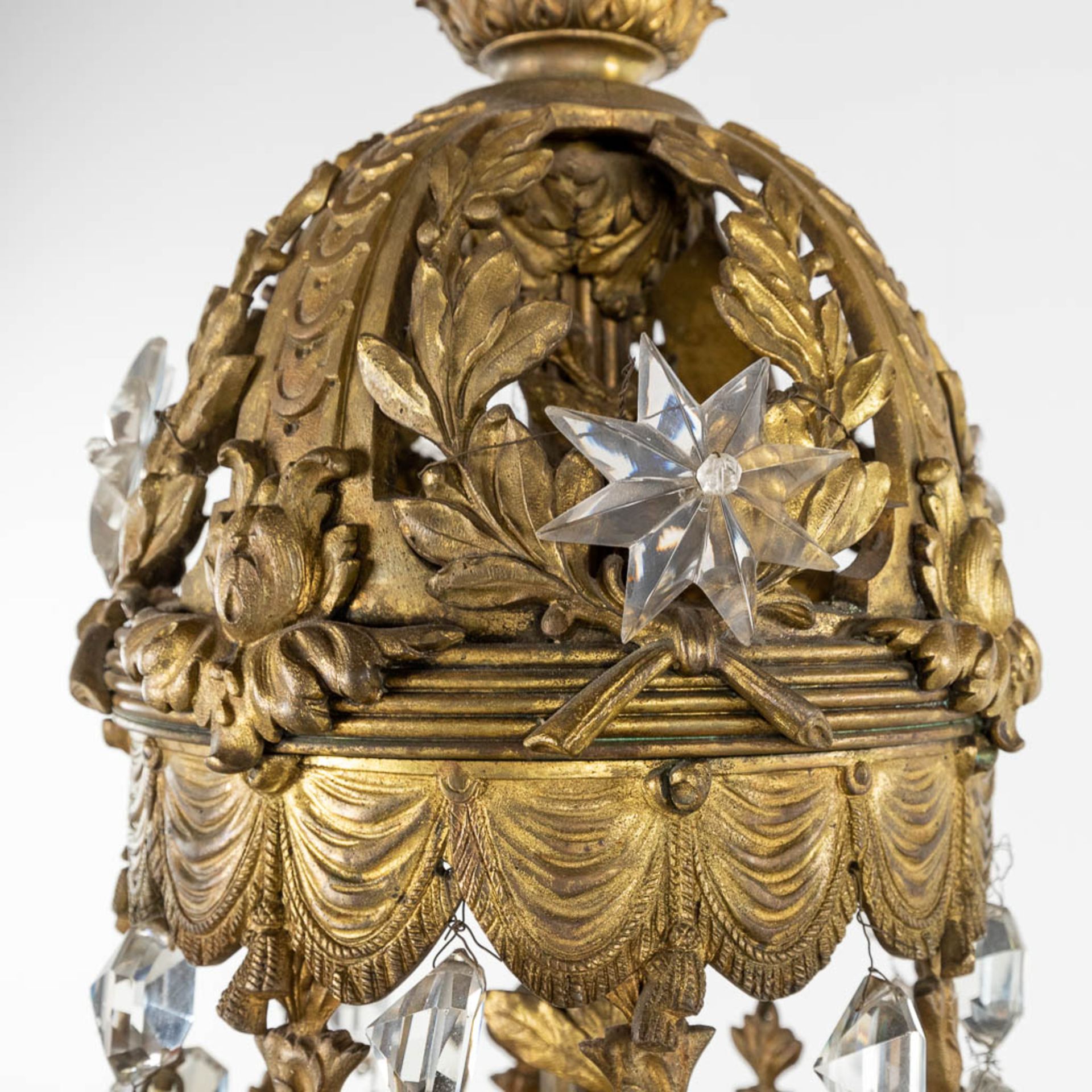 A large chandelier 'Sac ˆ Perles', bronze and glass. Circa 1900. (H: 100 x D: 100 cm) - Bild 13 aus 15