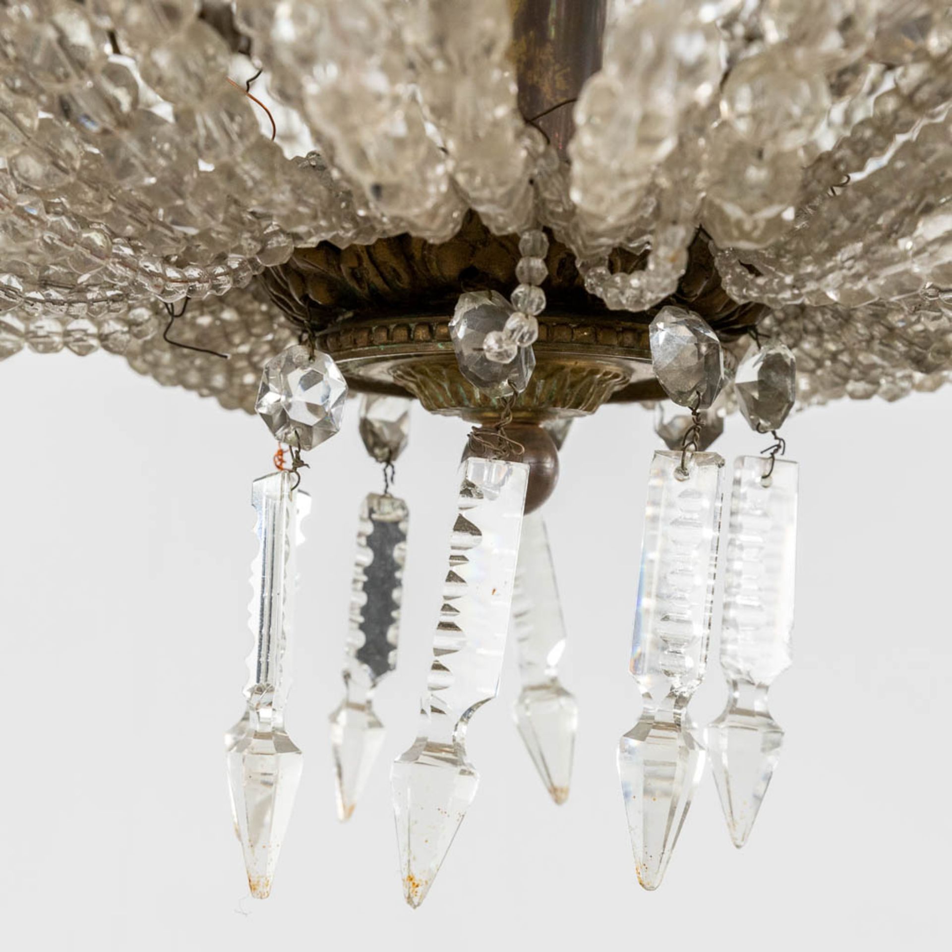 A large chandelier 'Sac ˆ Perles', bronze and glass. Circa 1900. (H: 100 x D: 100 cm) - Bild 11 aus 15