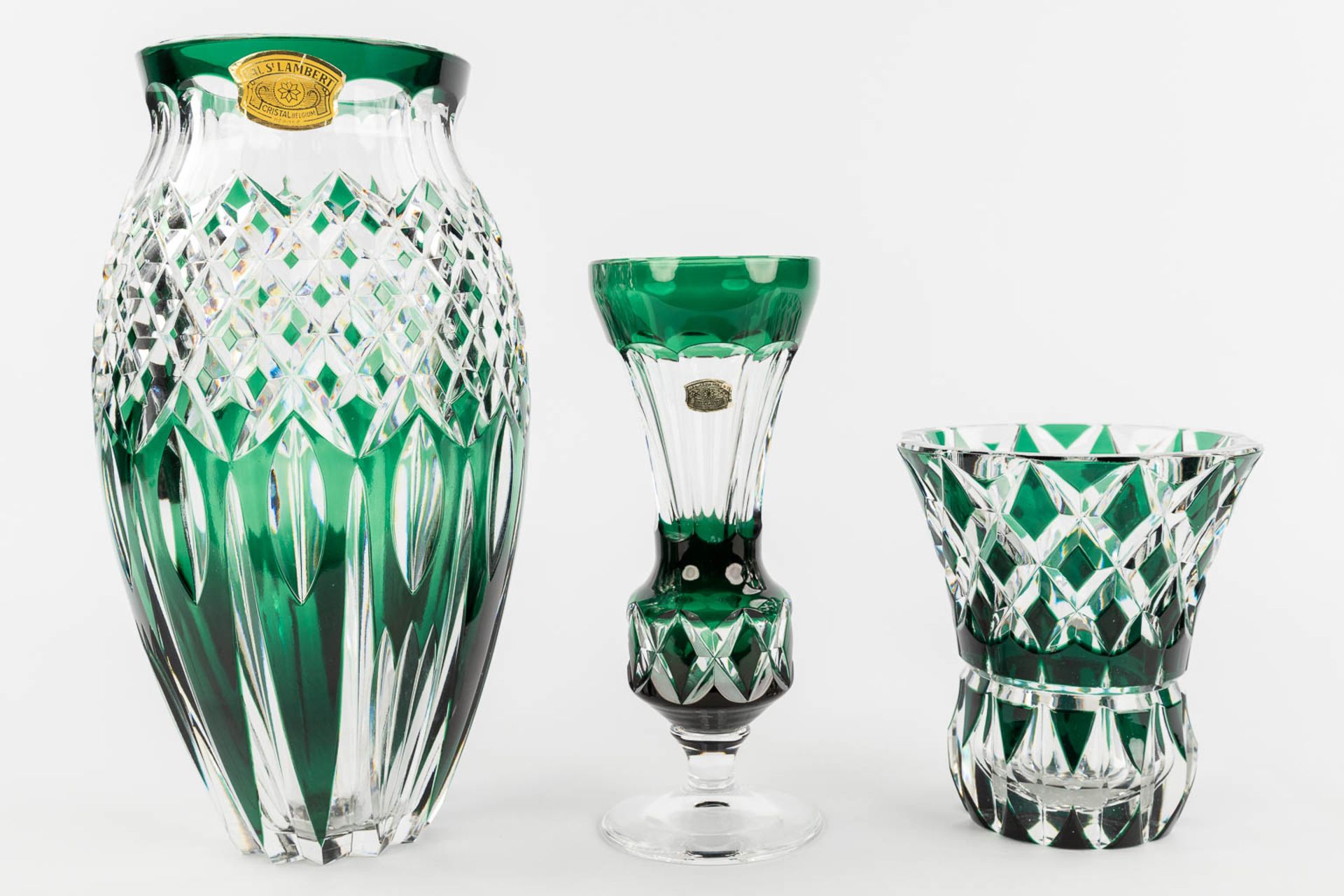 Val Saint Lambert, a collection of 3 vases, green cut crystal. (H: 30 x D: 15 cm) - Image 3 of 13