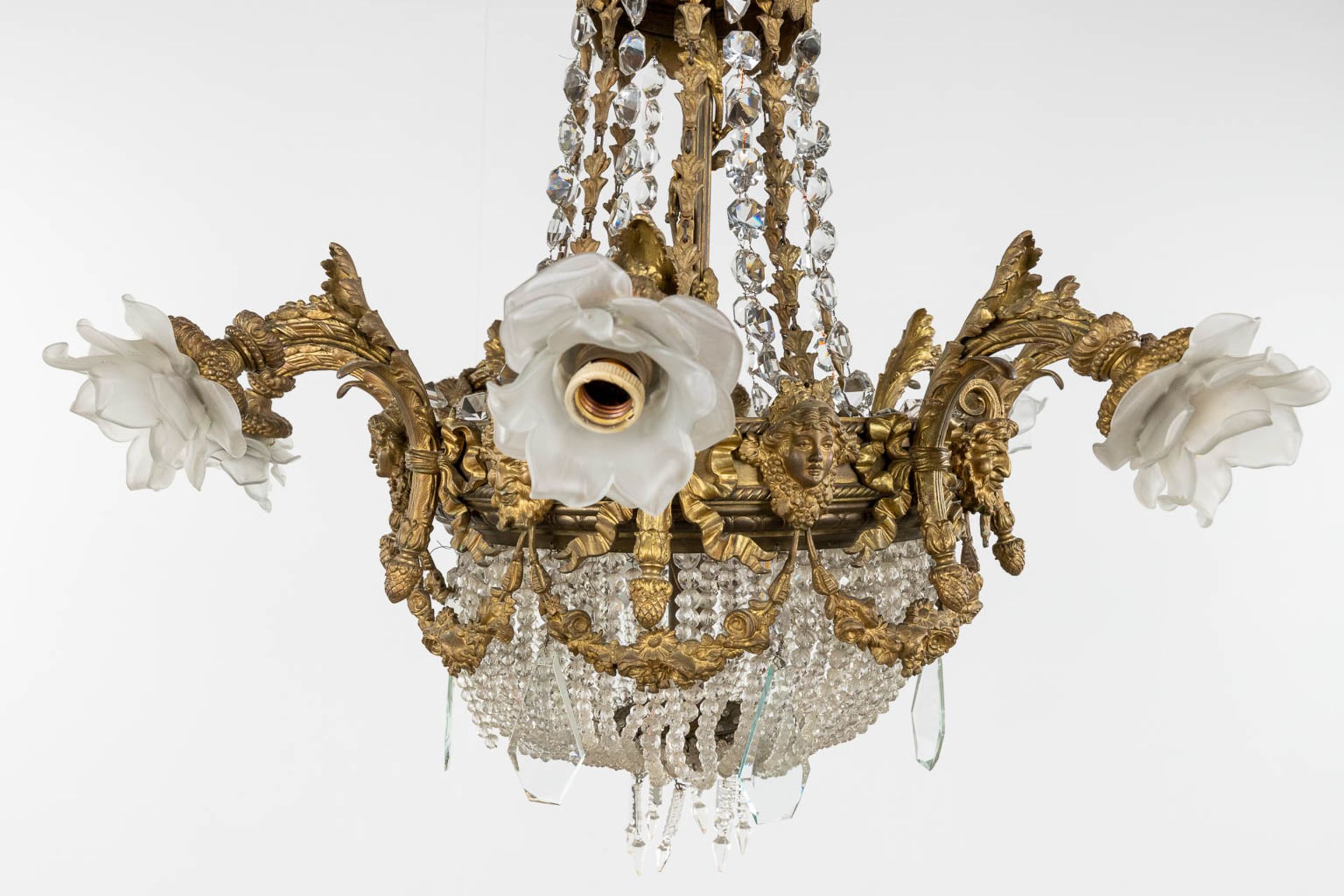 A large chandelier 'Sac ˆ Perles', bronze and glass. Circa 1900. (H: 100 x D: 100 cm) - Image 3 of 15