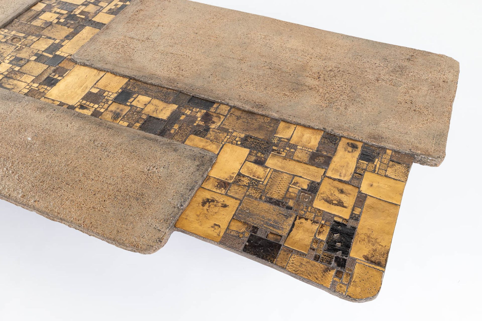 Pia MANU (XX) 'Coffee Table' gold glaze tiles and ceramics. Circa 1960. (L: 86 x W: 175 x H: 32 cm) - Image 4 of 19