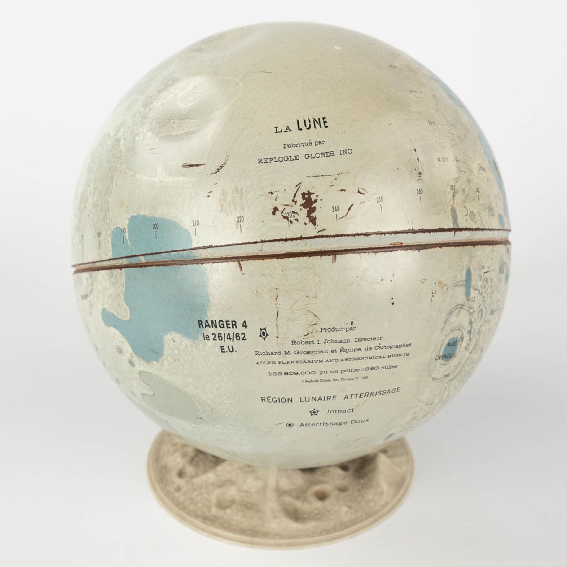 The earth and the moon, a set of 2 globes, circa 1960. (H: 42 x D: 30 cm) - Image 13 of 18
