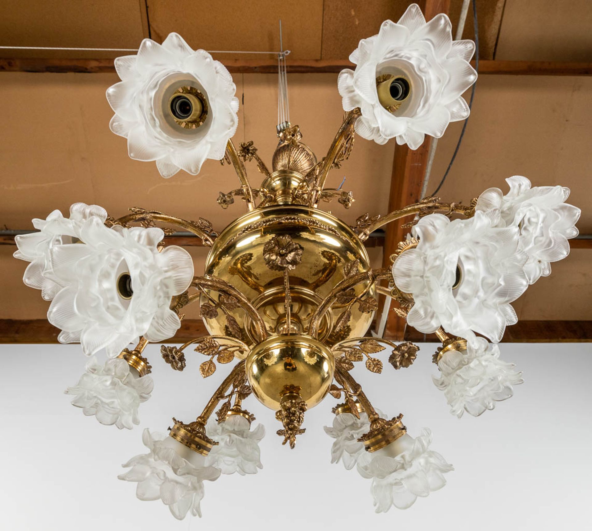 A chandelier, brass with glass lampshades. Circa 1970. (H: 85 x D: 85 cm) - Bild 10 aus 10