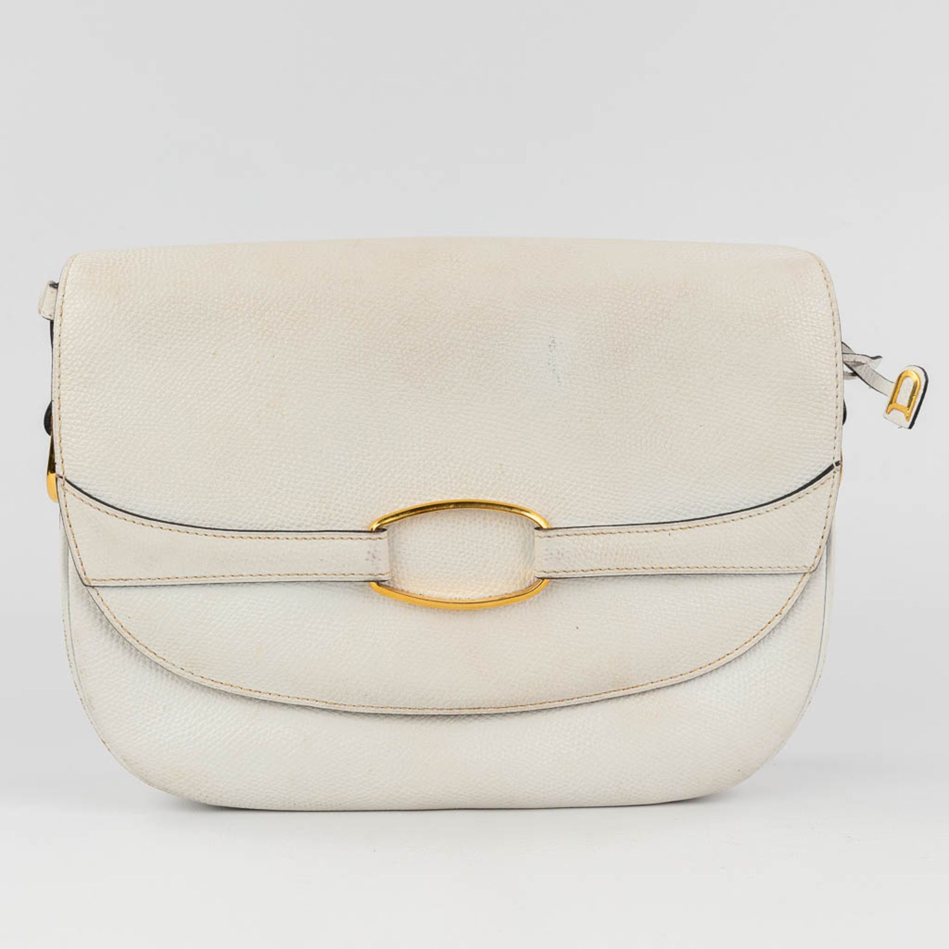 Delvaux, a handbag made of white leather with gold-plated elements. (W: 26 x H: 19 cm) - Image 4 of 19