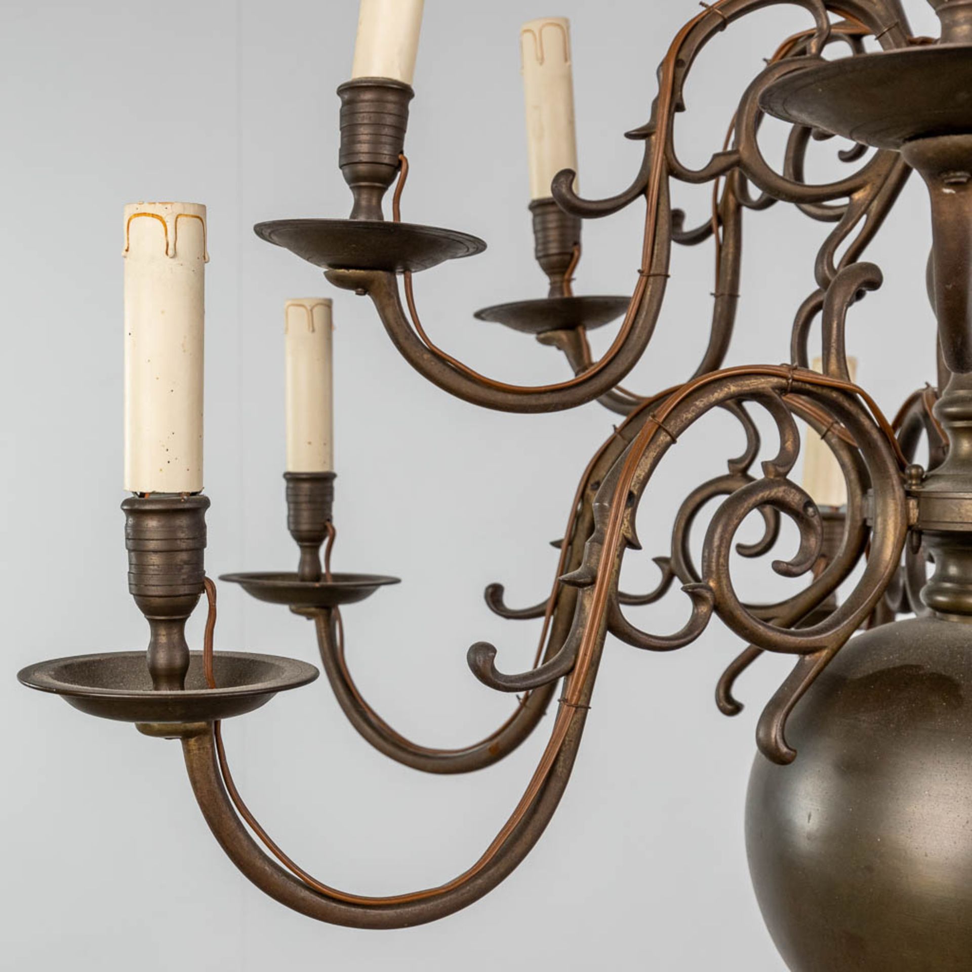 A Flemish candle chandelier, crowned madonna with child, 12 points of light. Bronze. 19th C. (H: 90 - Image 5 of 8