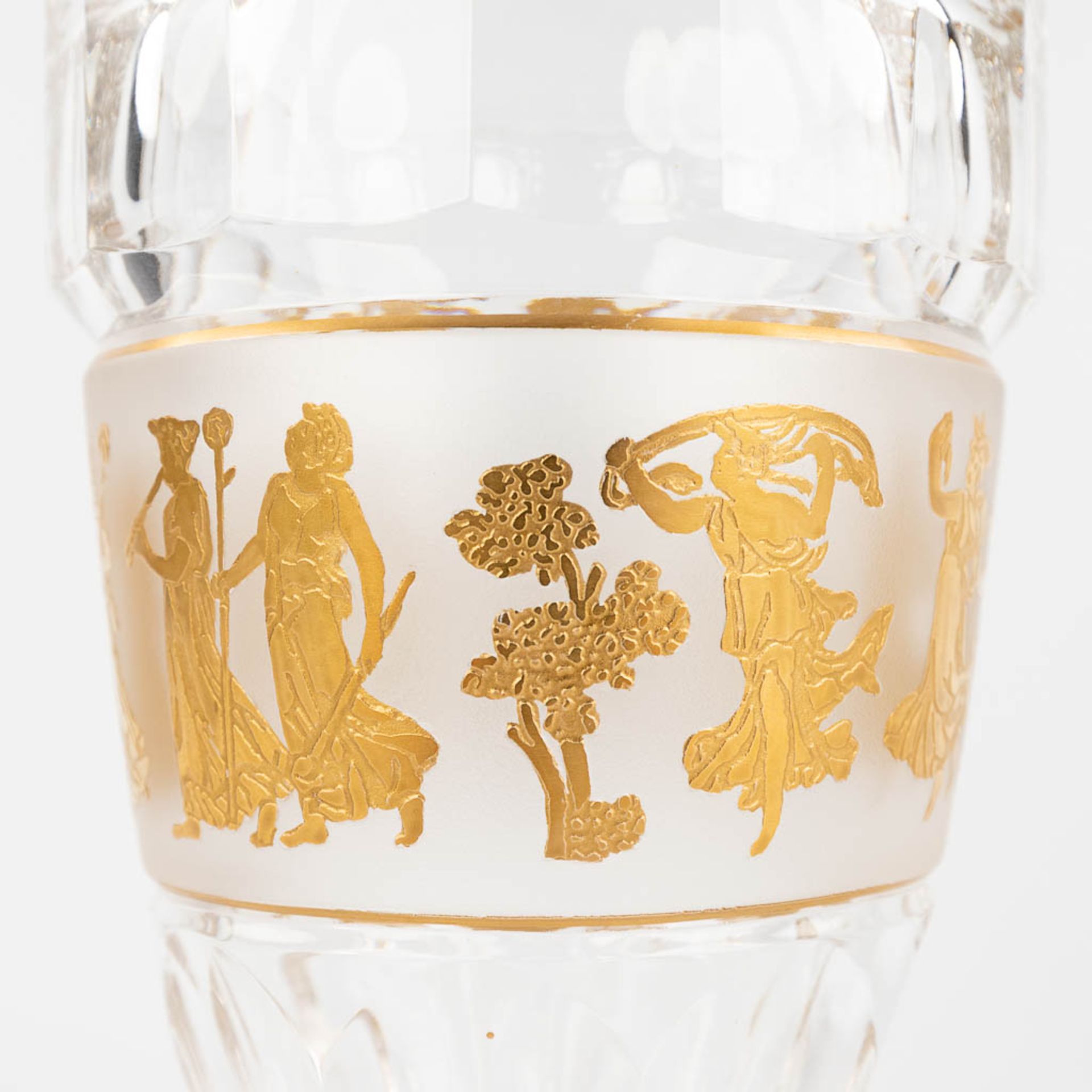 Val Saint Lambert, a collection of 32 crystal vases, 'La Dance De Flore' . (H: 22,5 x D: 12 cm) - Image 11 of 16