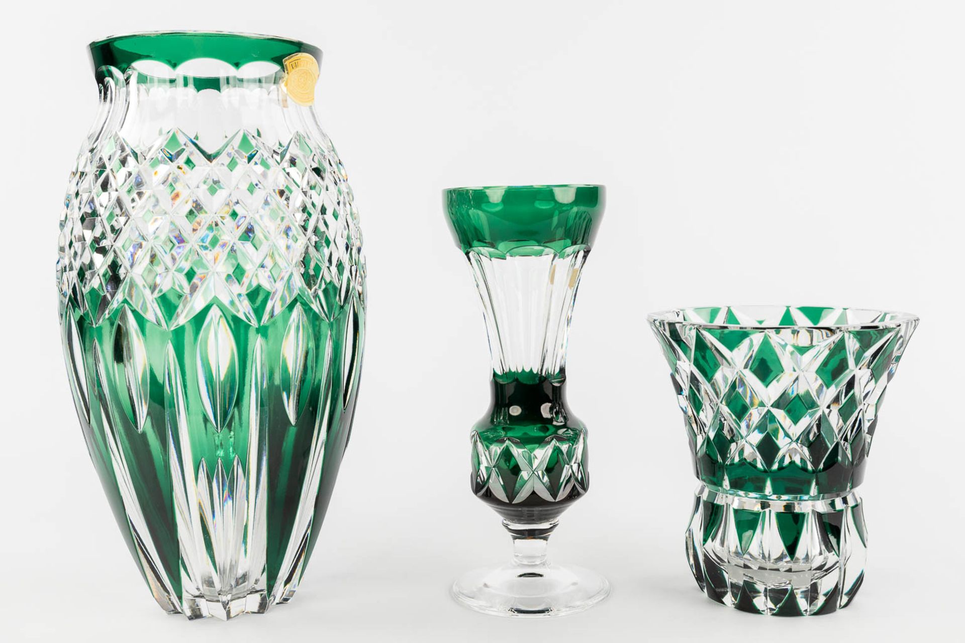 Val Saint Lambert, a collection of 3 vases, green cut crystal. (H: 30 x D: 15 cm) - Image 4 of 13