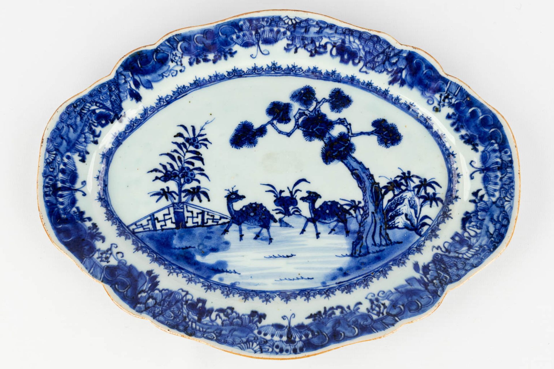 A collection of 10 Chinese porcelain plates with blue-white decor. 19th/20th century. (D: 35 cm) - Bild 9 aus 23