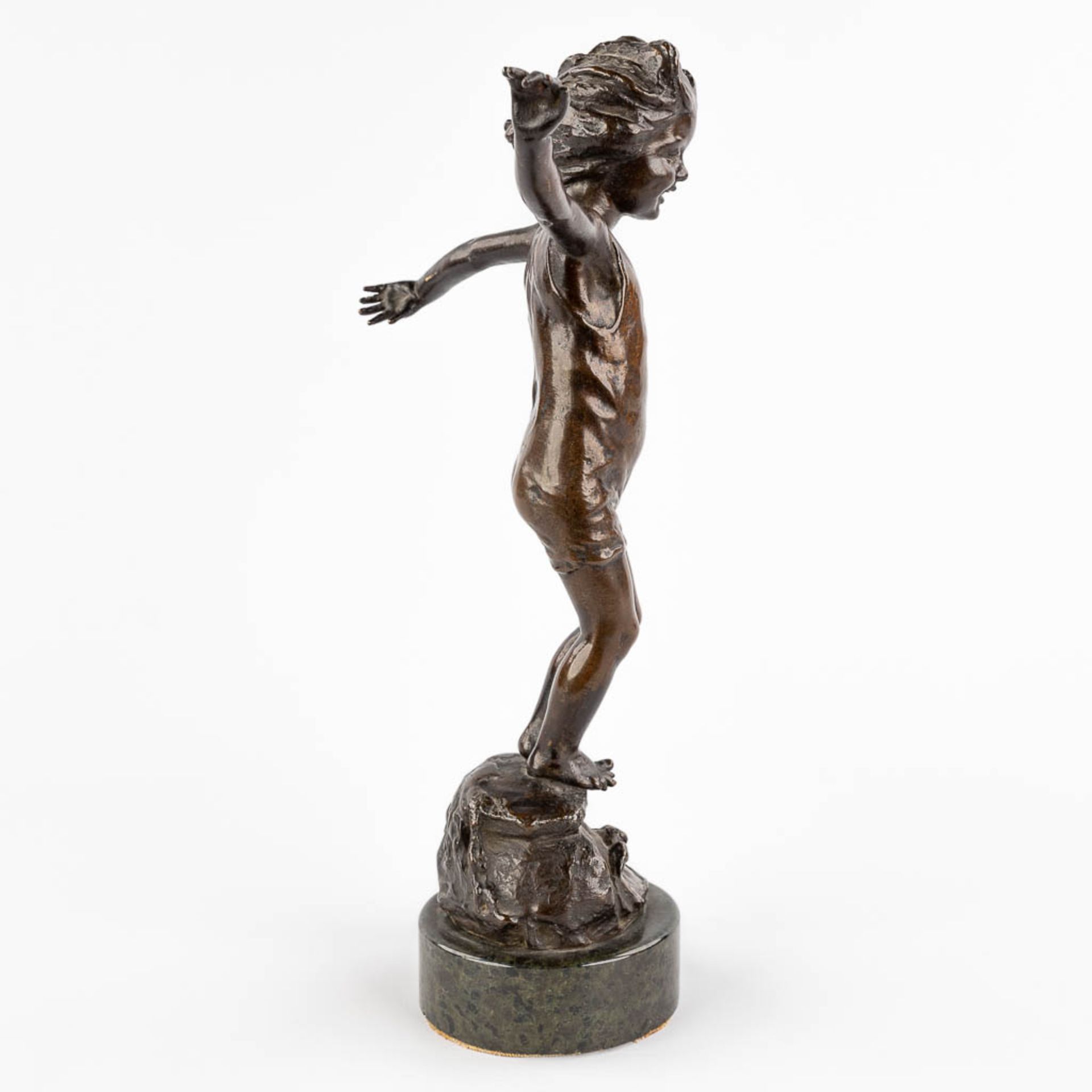 W. FULLER (XIX-XX) 'Baigneuse' patinated bronze on a green marble stand. (W: 17 x H: 29,5 cm) - Image 4 of 11